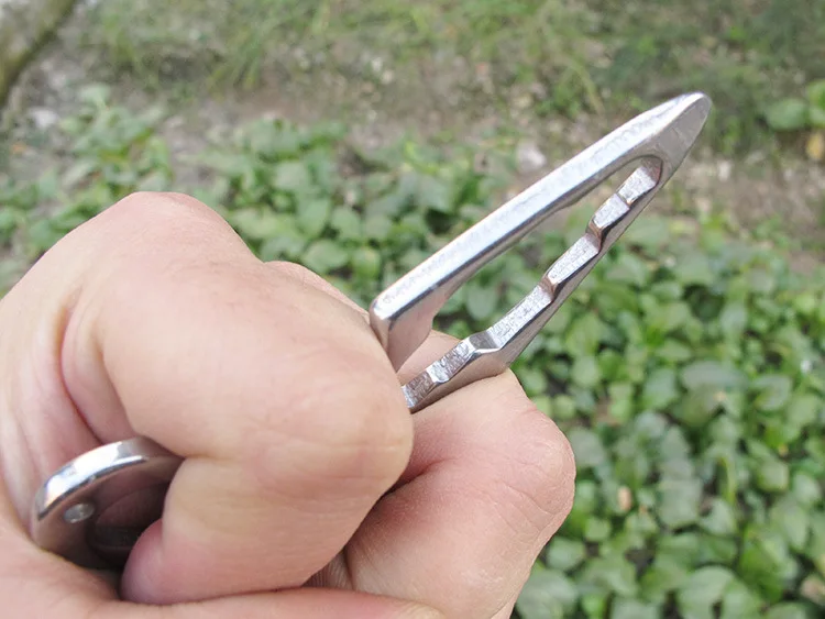 High Quality Stainless Steel Multi Tool Self Defense Spikes Outdoor Camping Survival Multi Functional Spanner Wrench Tool