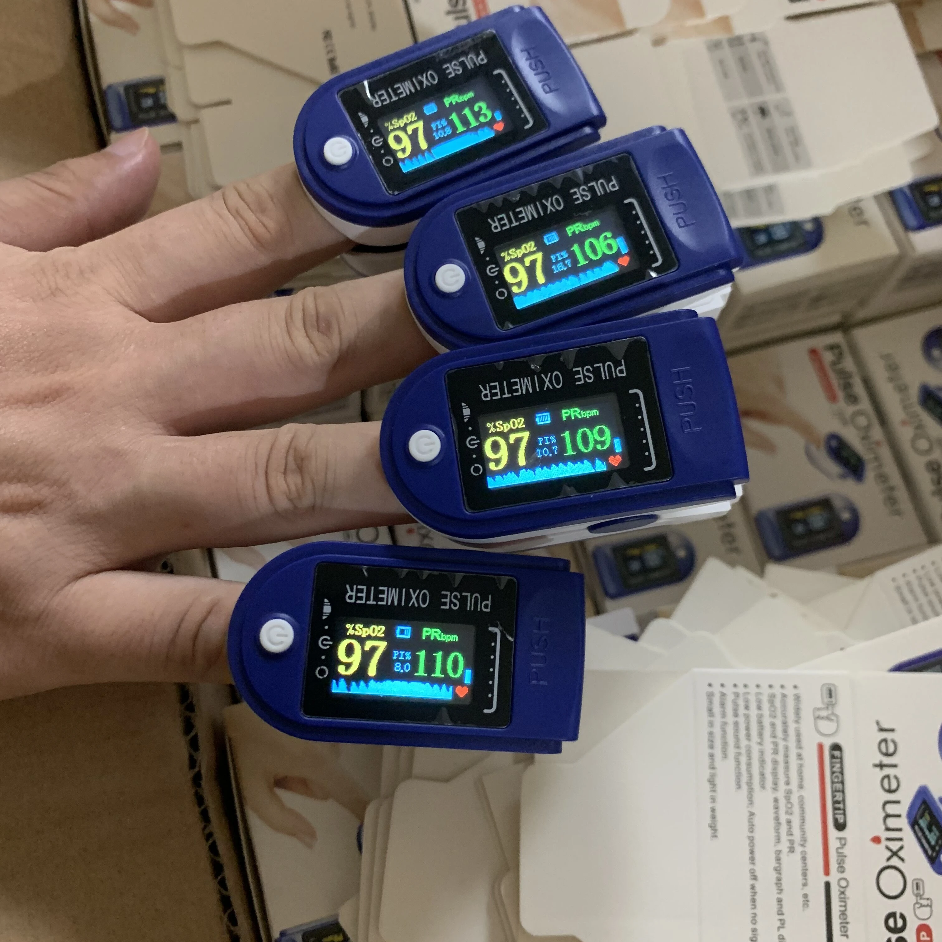 
Factory wholesale pulse oxymeter blood oxygen meter measurements oximeto fingertip pulse finger oxymeter Oximetro ossimetro 