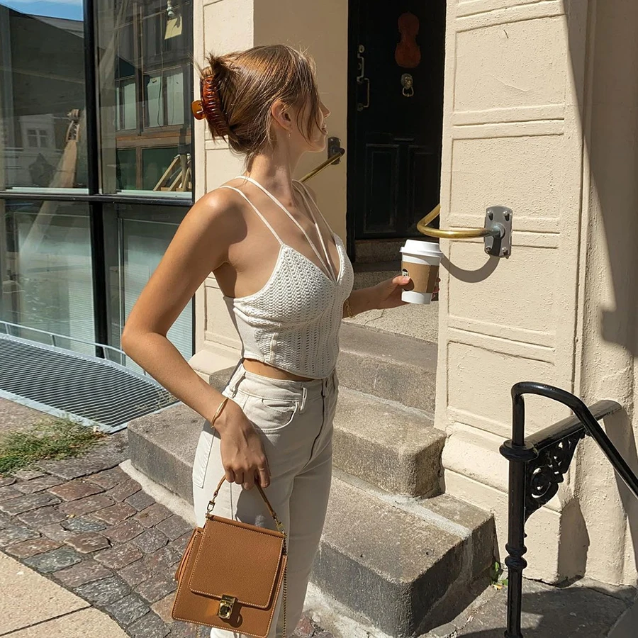 W21L06132 Womens Clothing 2021 Knitted V-neck Halter Camis Tops Sexy Backless Crop Top