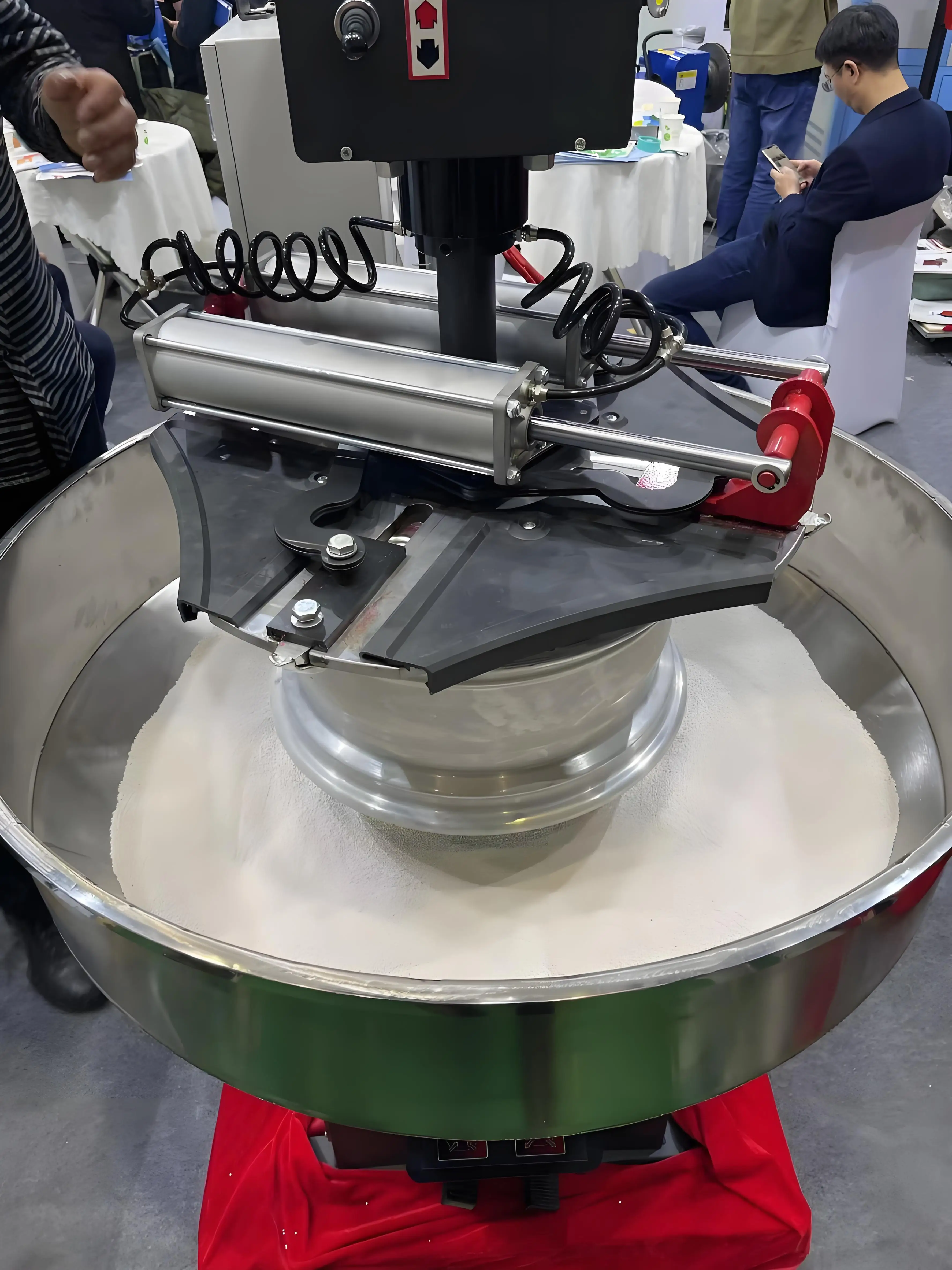 Factory price Fully Automatic  Wheel Polishing Machine For Car Alloy Rim Repair Grinding Wheel Polishing Machine