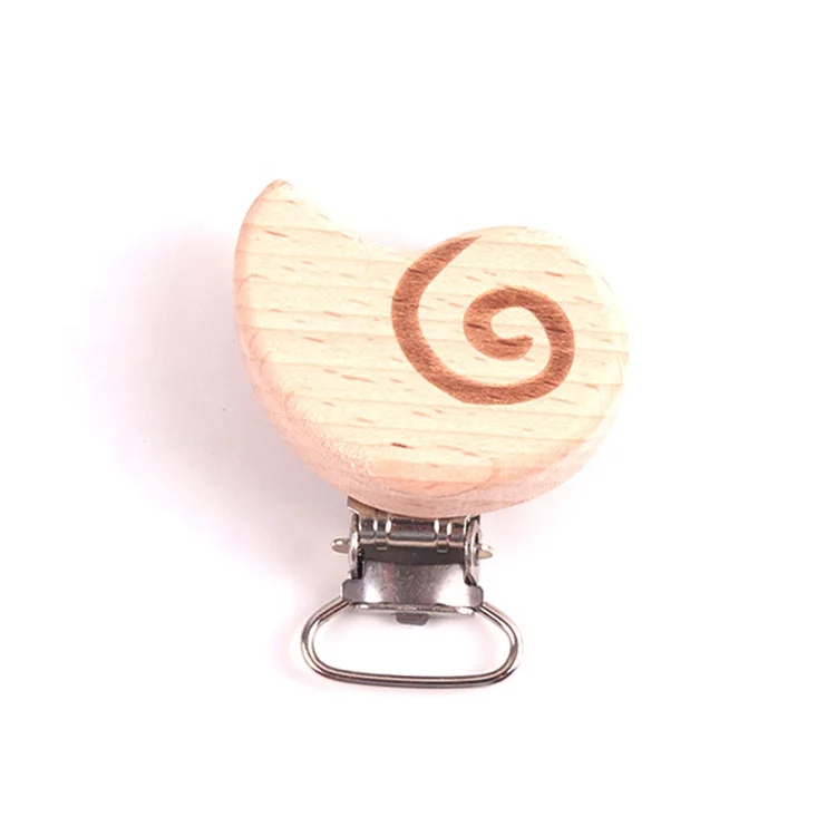 Natural Beech Customized Design Wide Clip Beech Wood Engraving Snail Teat Clip Cartoon Animal Pacifier Clip