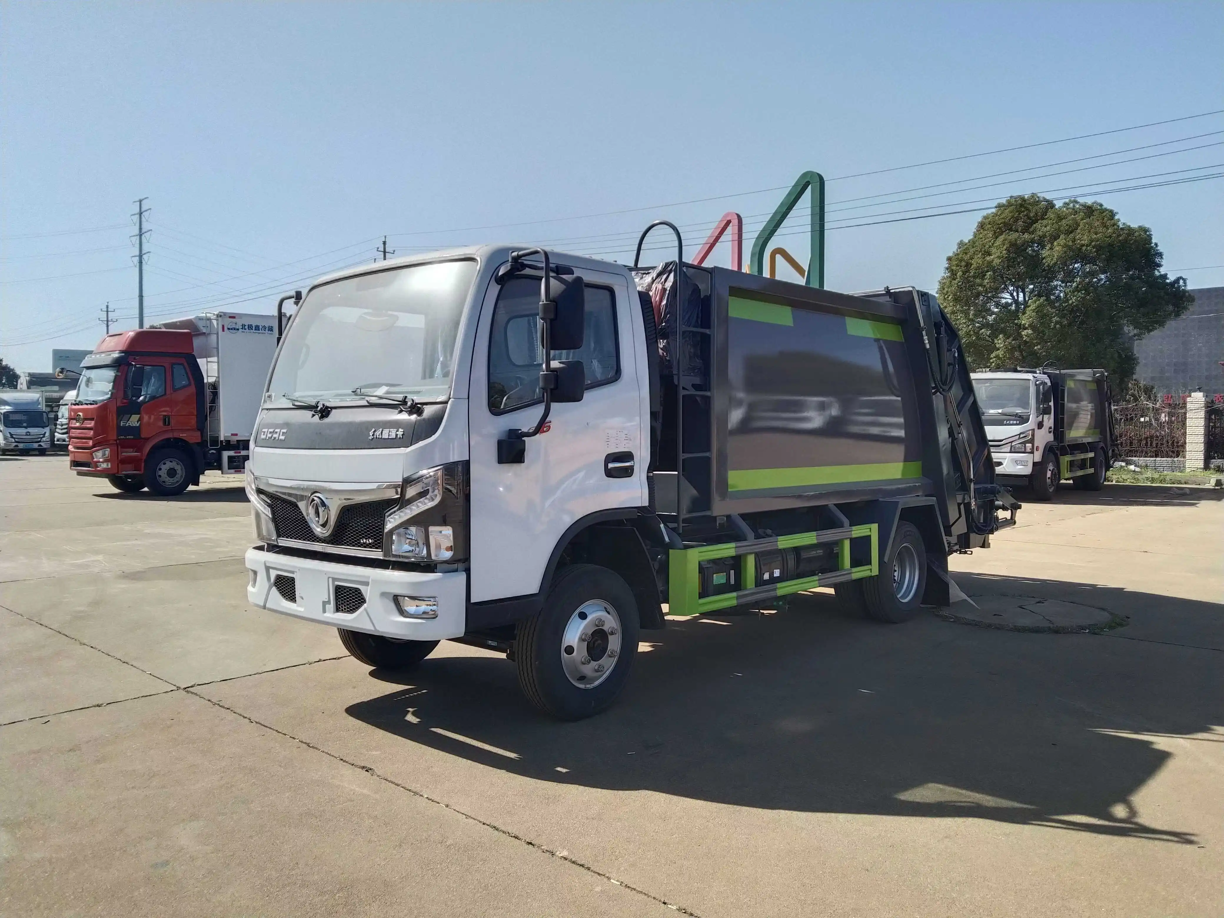 Новый дизайн хорошее качество Dongfeng подъемный грузовик для сбора мусора