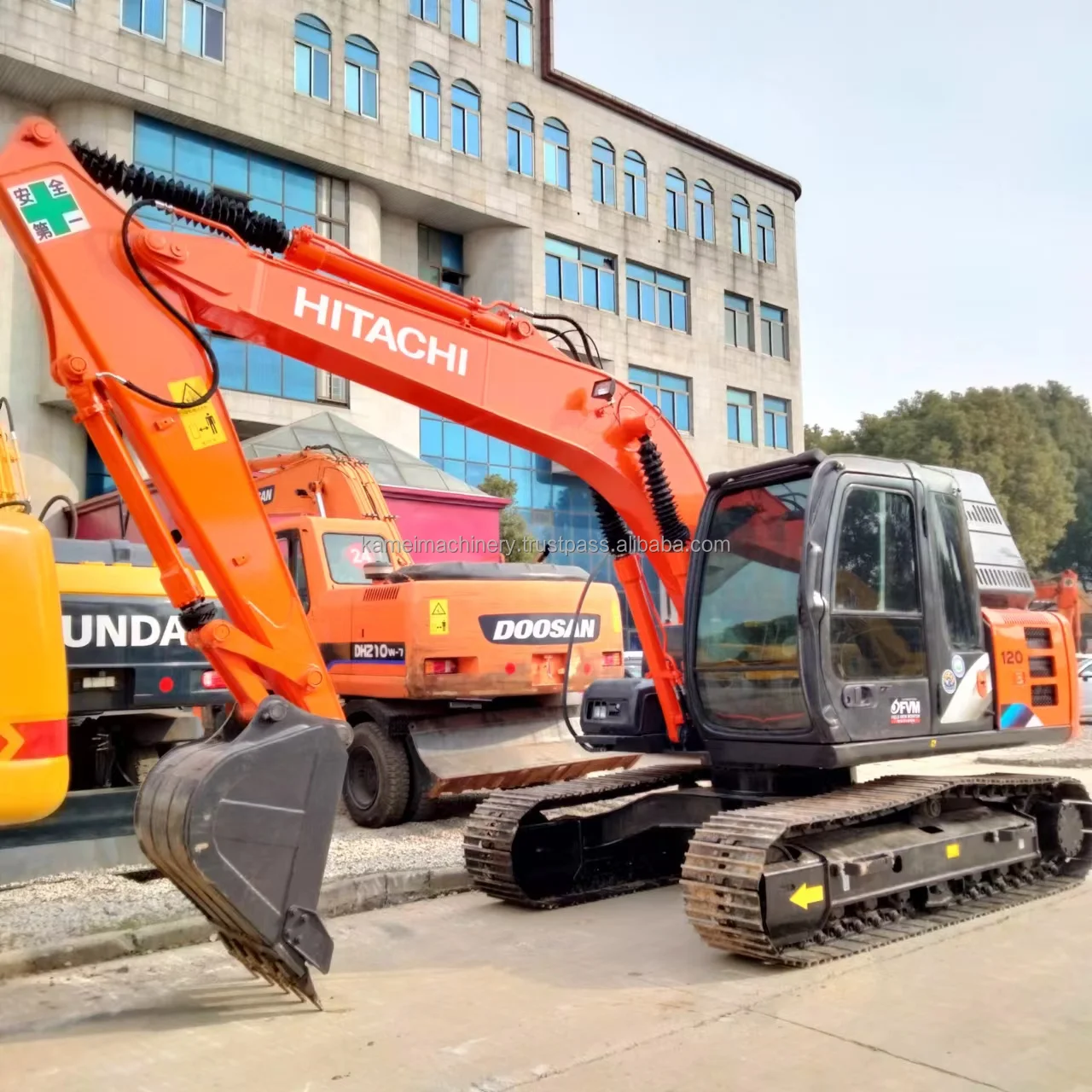 Продается Лучшая цена hitachi zx120 zx60 zx55 в хорошем состоянии и низкочасовой аппарат Подержанный hitachi120