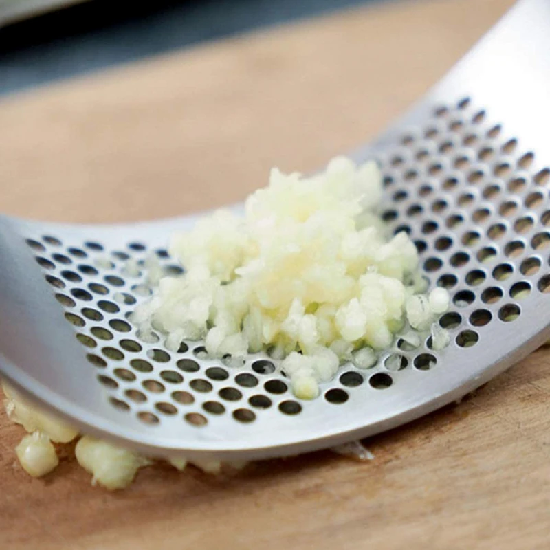 Hot Sale Good Grip Heavy Duty All Stainless Steel Curved Garlic Press Presser Crusher