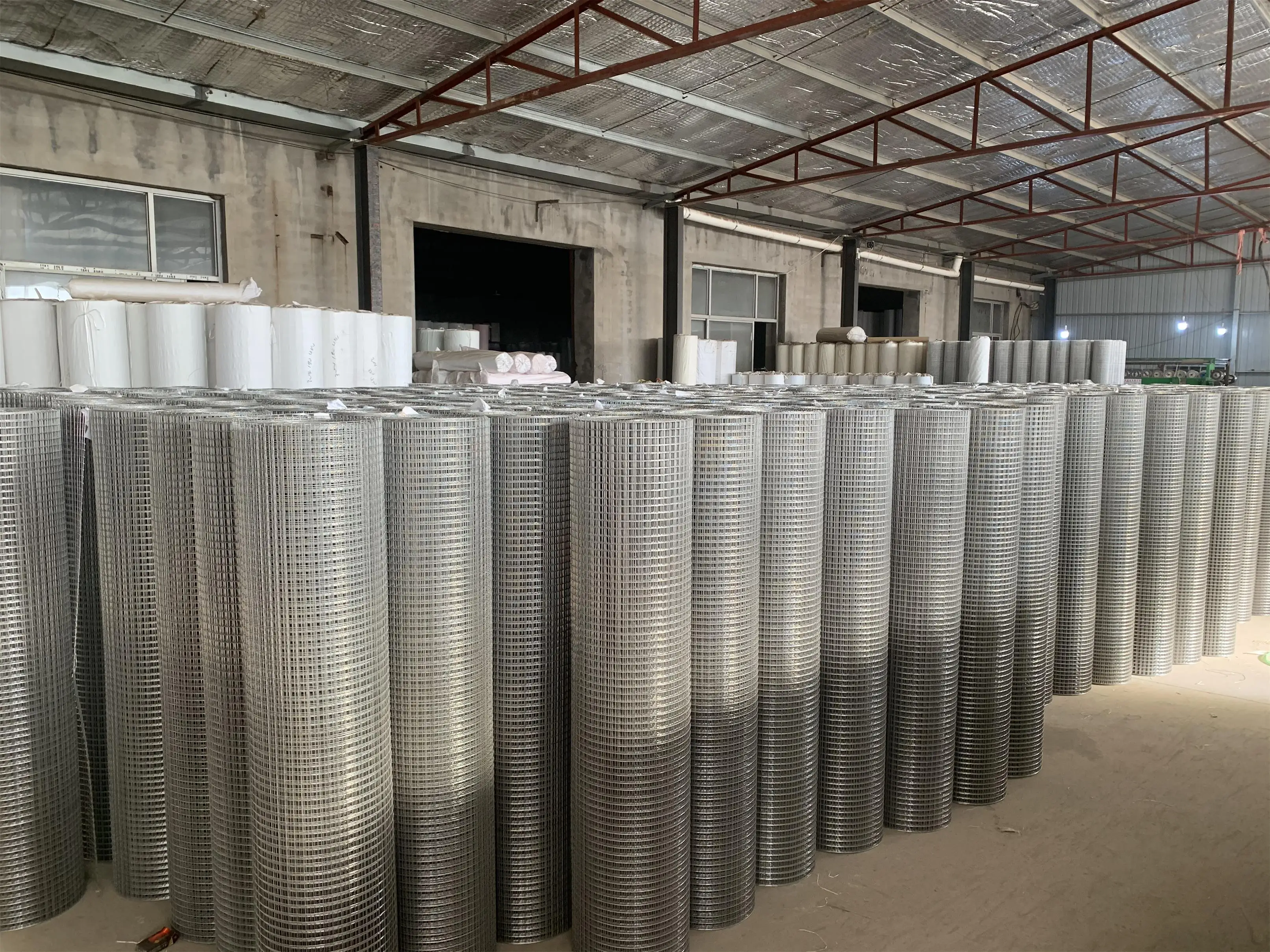 High quality finest price uniform mesh galvanized welded wire mesh construction