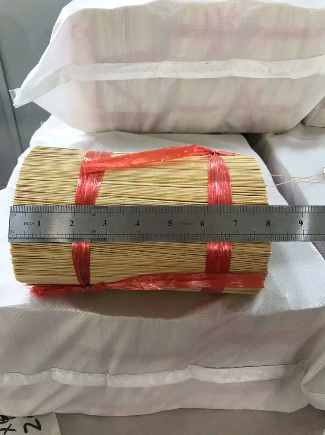 Standard size incense sticks natural color Agarbatti 1.3mm round small bamboo stick incense  made in China