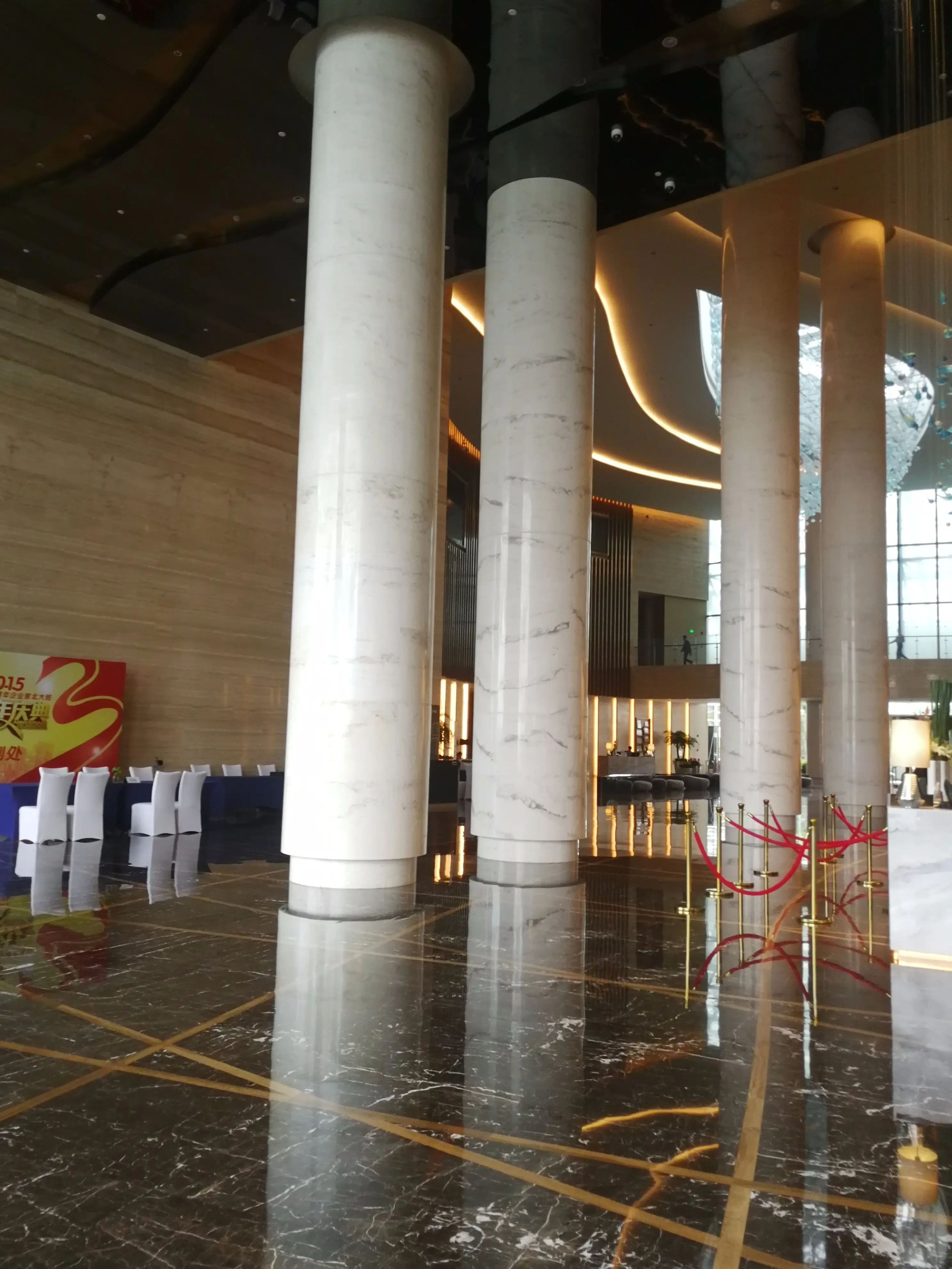 Подгонянный проект большой серый Мраморный Столб колонны дизайн декора Крытый мрамор круглая колонна облицовка