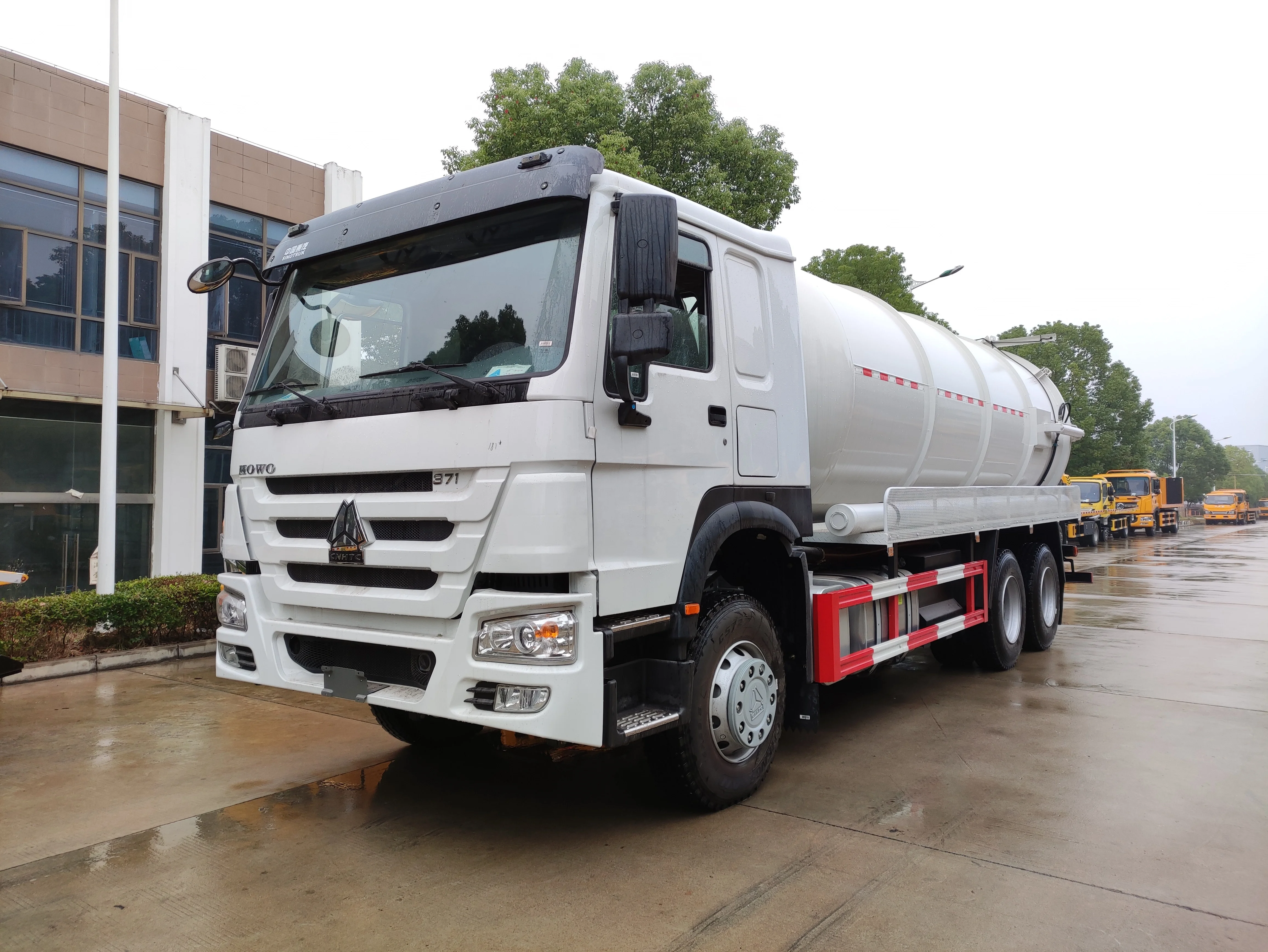 Sinotruk HOWO 6x4 20000L Vacuum Sewage Suction Truck 20 Tons Sewage Truck
