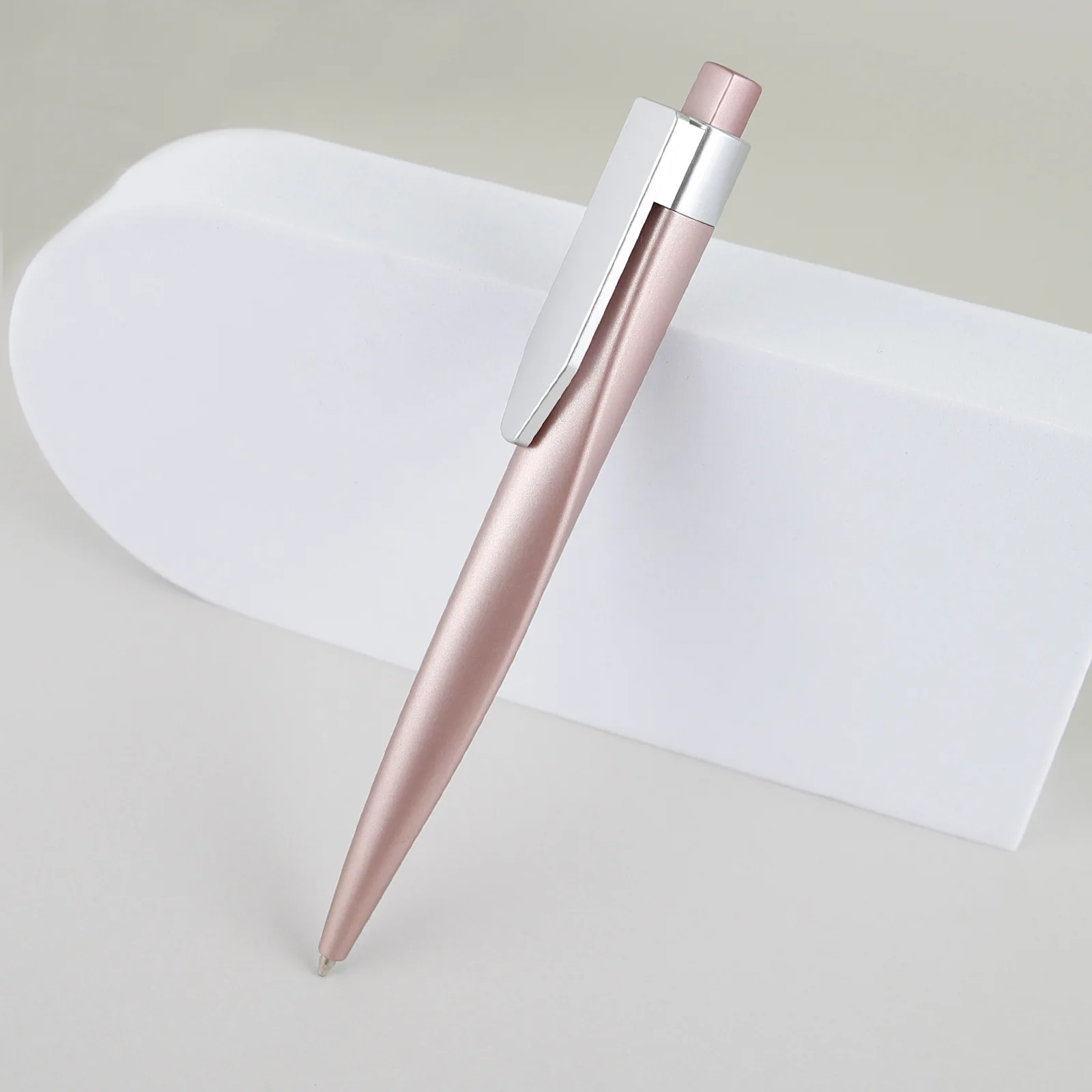 High end Creative Triangle Press Plastic Ballpoint Pen Metal Paint Exhibition Enterprise Office Advertising Gift Logo