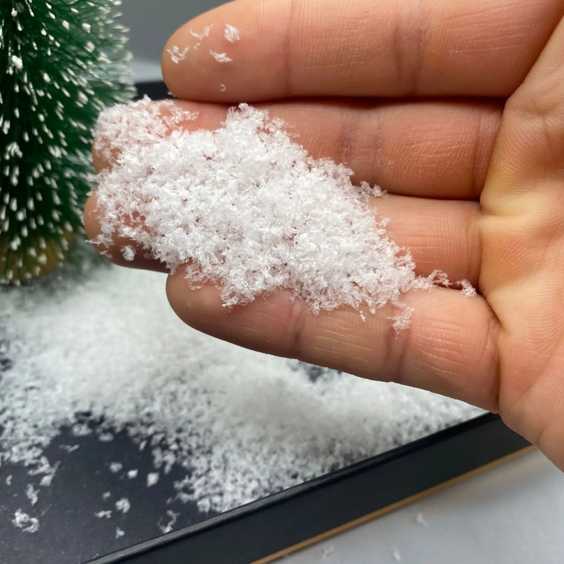 Manufacturer Wholesale White Artificial cotton Snow Flock Powder for Christmas Trees