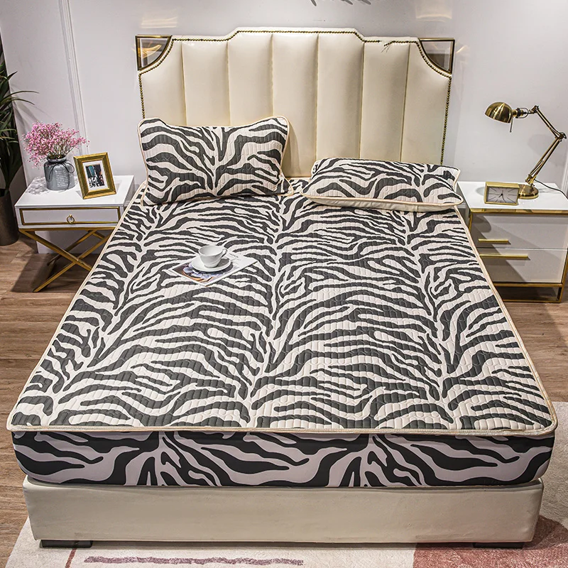 Cheap fitted bedsheet summer sleeping mat bed sheet mattress protector cover 180*200