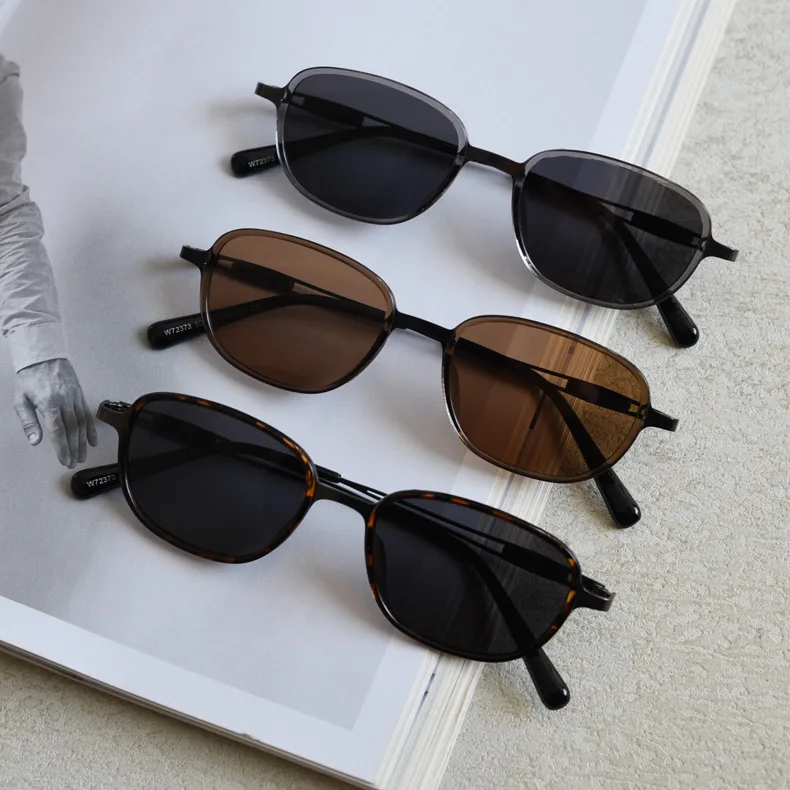 2025 Trendy Luxury Brand Designer Metal Frame Shades Small Vintage Sun Glasses High Quality Women Men Polarized Sunglasses