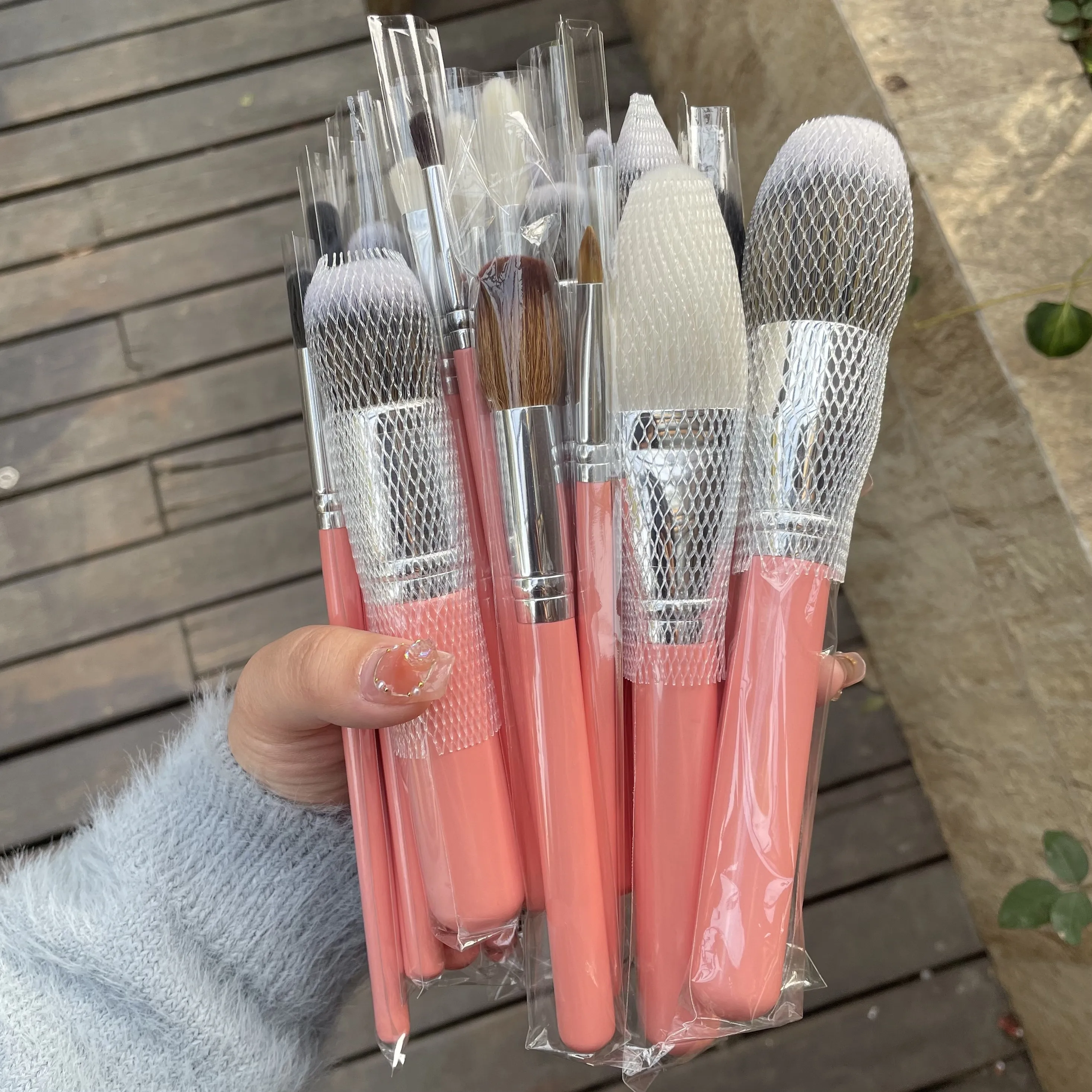 Hot selling Factory Price 24pcs White Wood Handle Professional Make Up Tools Private Label Makeup Artist Makeup Brush Set