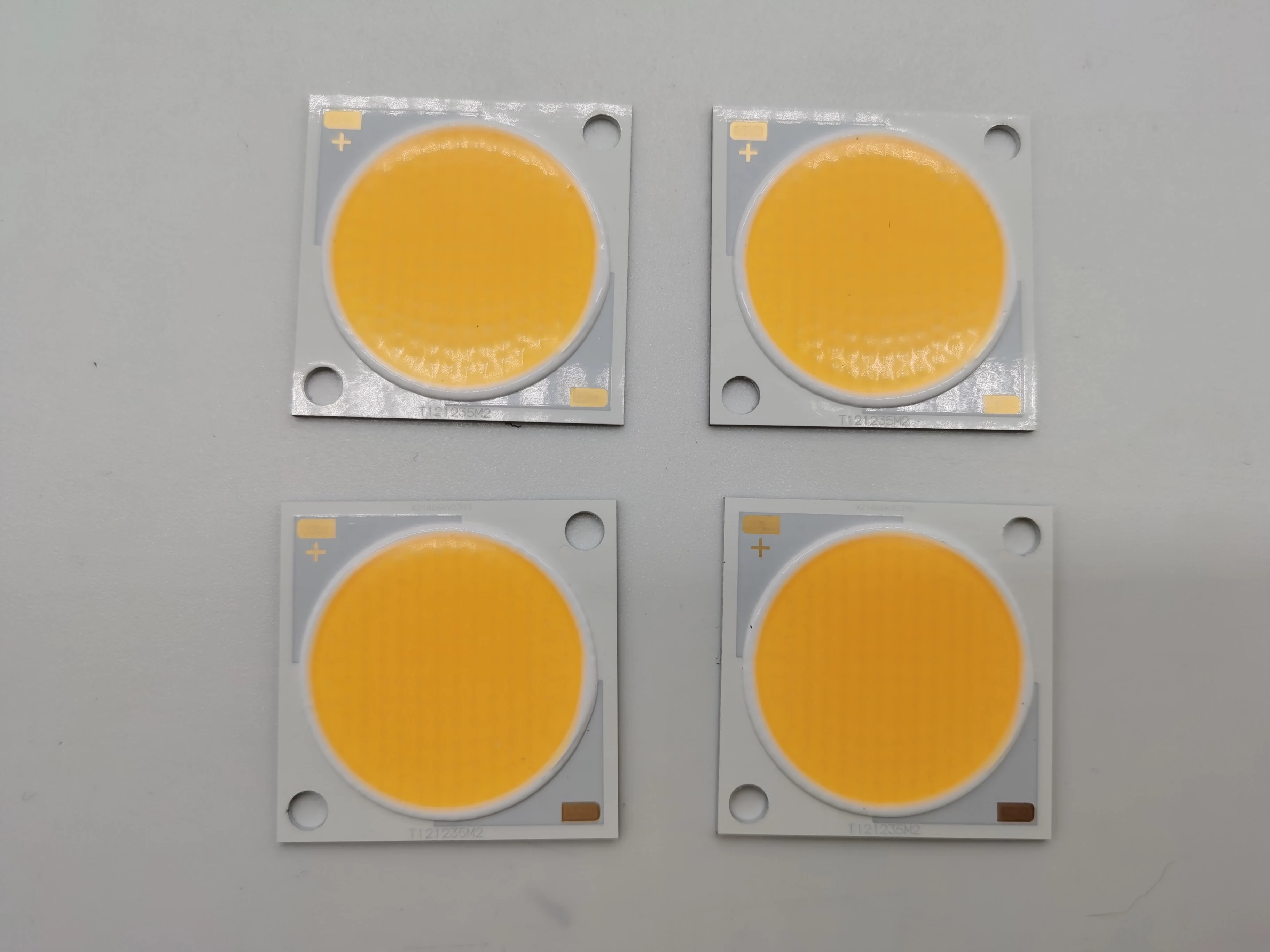 CLU048-1212C4-353M2M2-F1 CLU048 COB 28*28mm Big Power COB LED Chip Diode