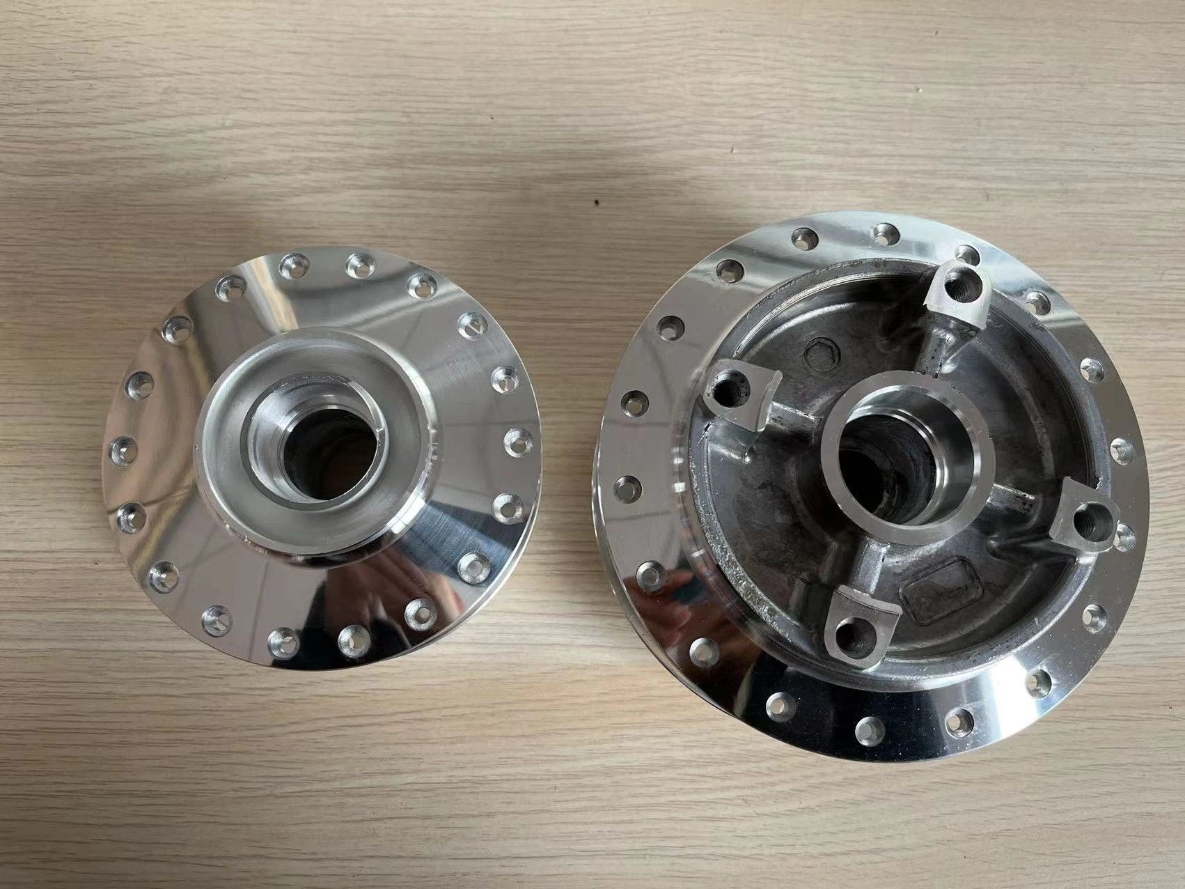 MOTORCYCLE WHEEL RIM POLISHED HUB