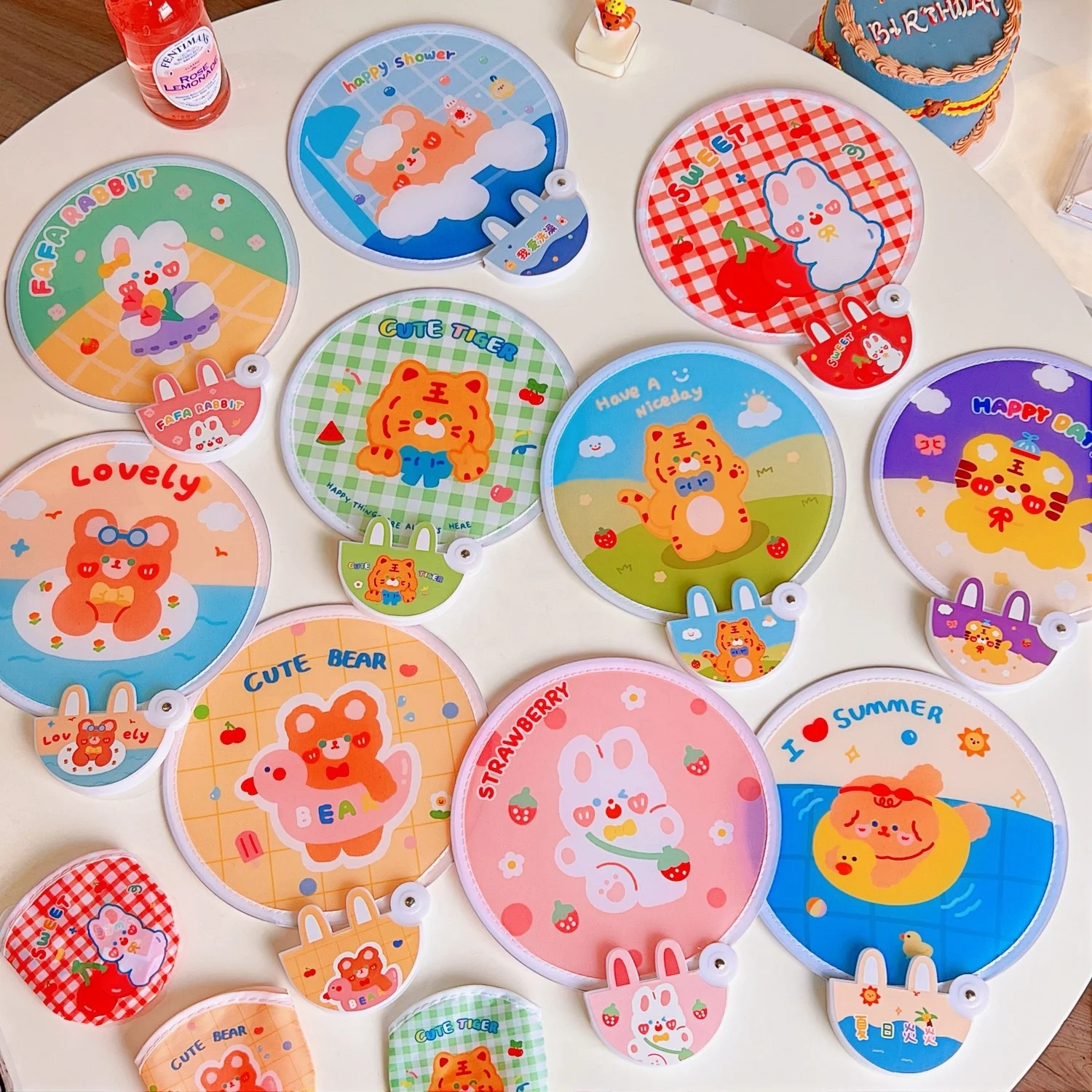 2023 New creative cartoon cute kids foldable plastic mini portable hand fan