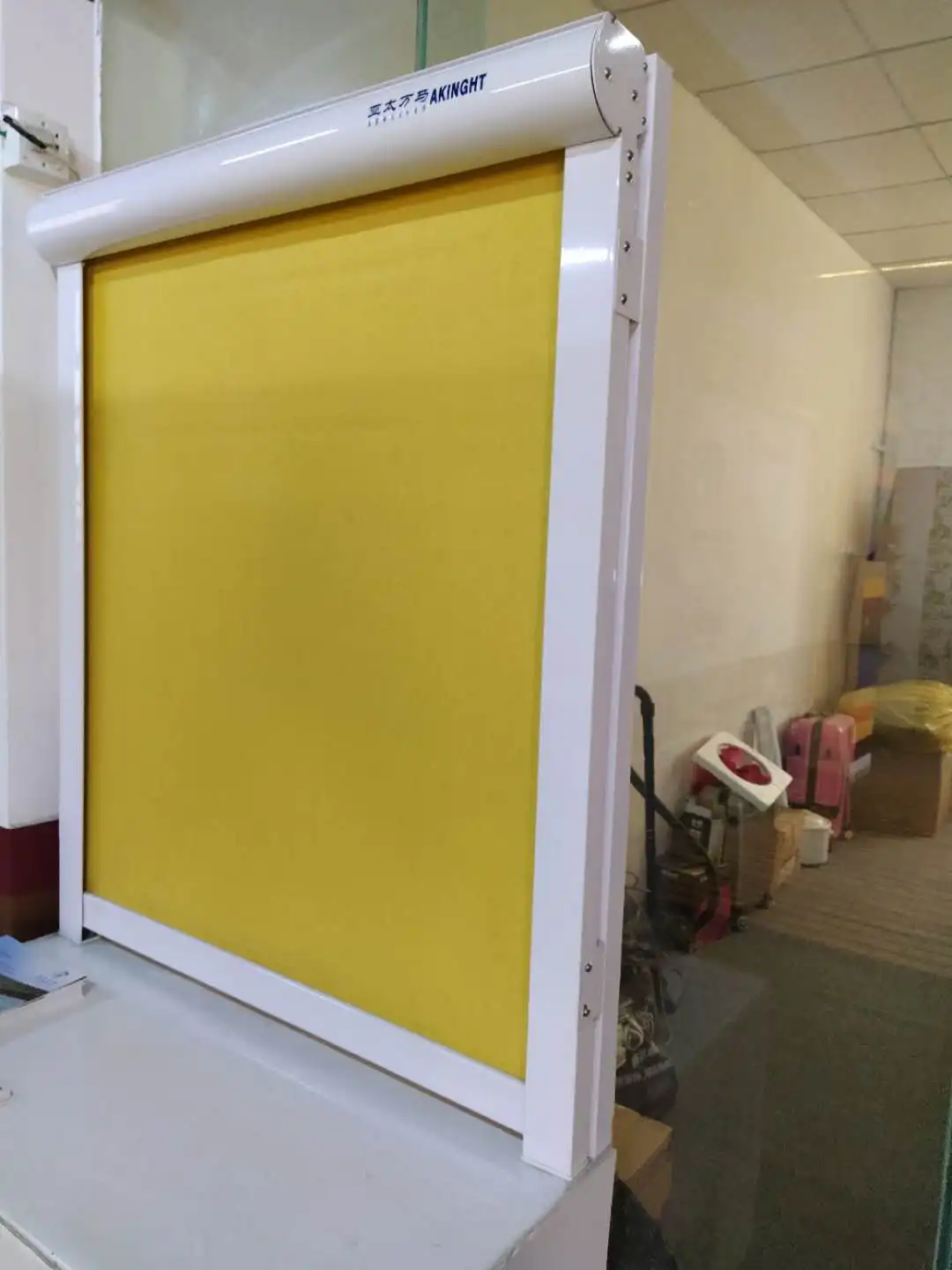 Low Price Motorized Side Blind Shades /Track Roller Blinds/blackout Curtains