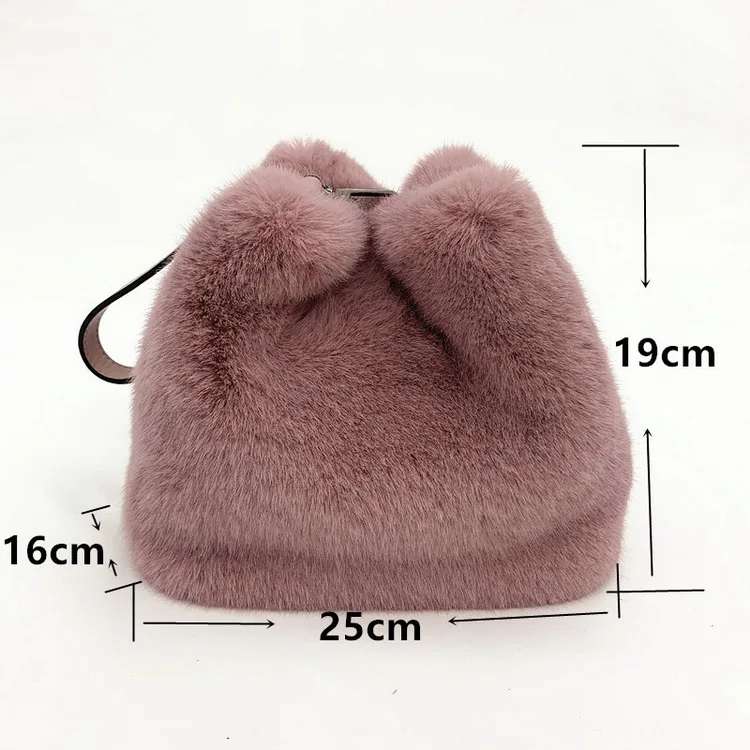 faux fur bag 1.jpg