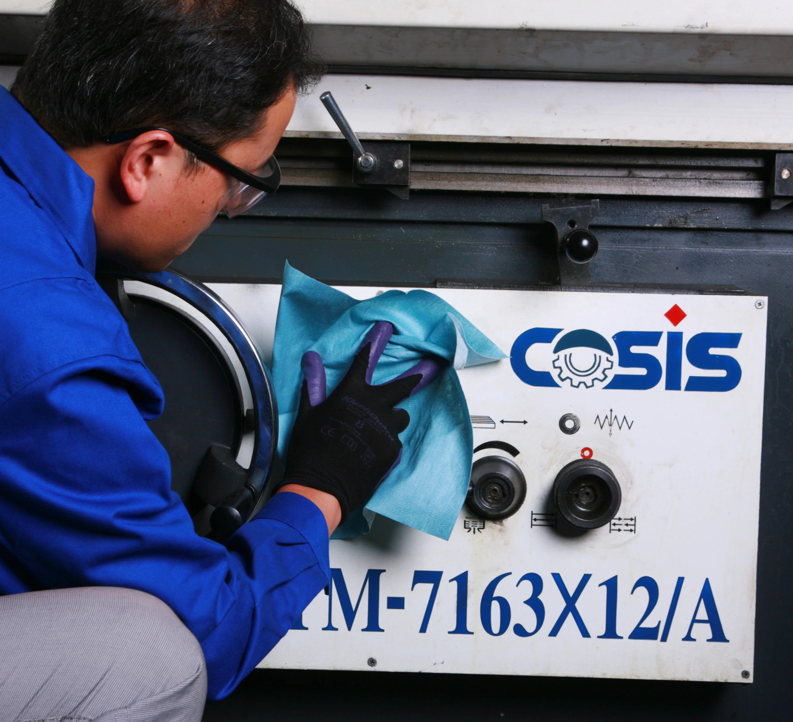 
Industrial Lint Free Wipes Nonwoven Cleaning Cloth In Roll 