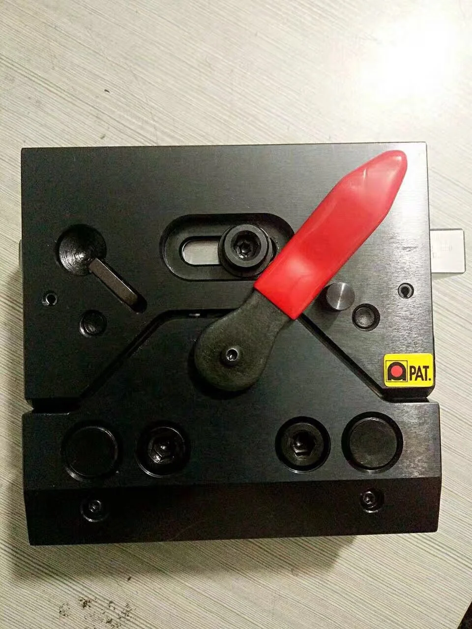 Competitive Price China Gold Supplier Press Brake Tool Clamp