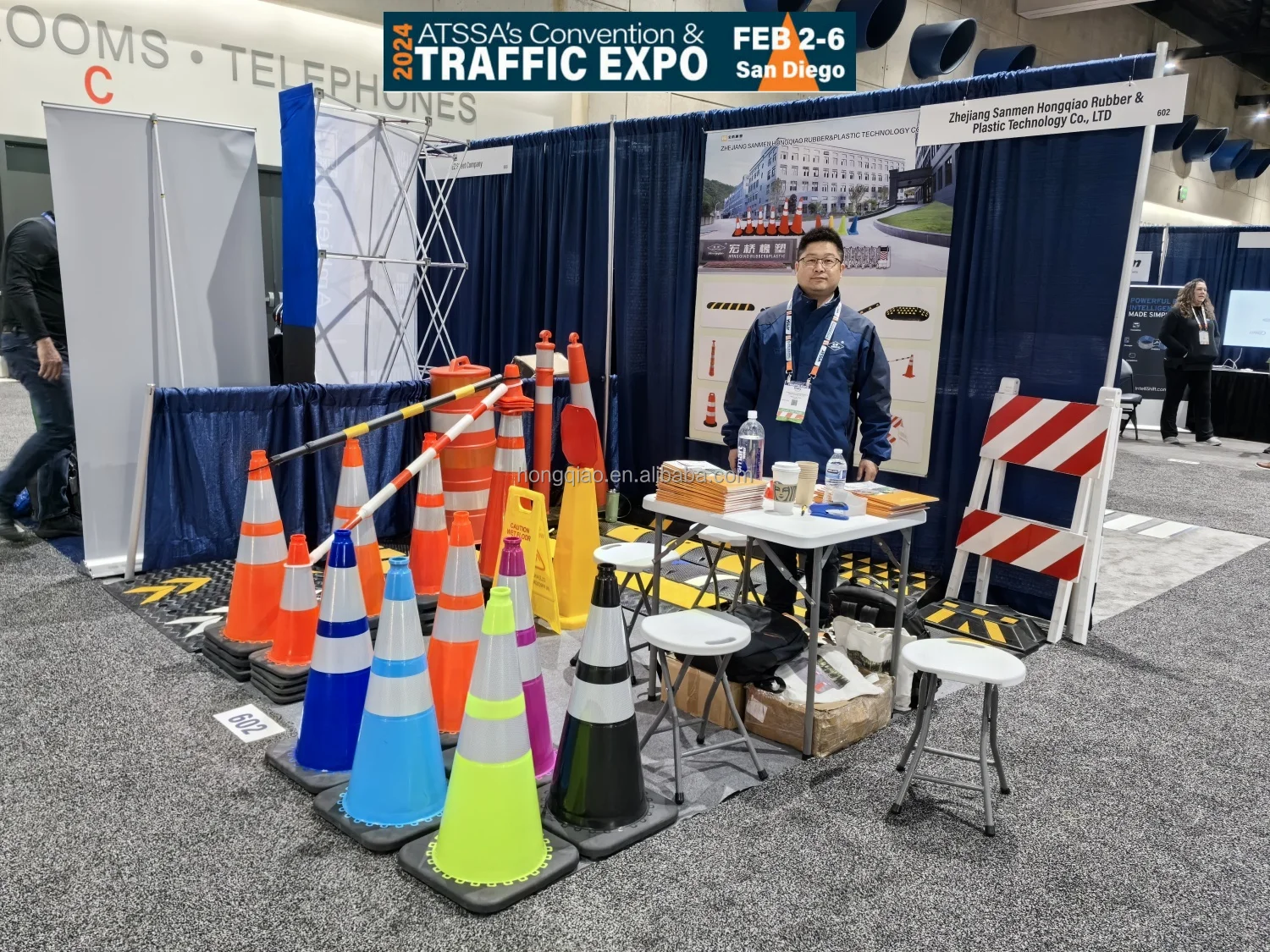 6 ft 72 inch Rubber Speed Hump 22000 Lbs Load Capacity Wire Cord Ramp for Asphalt Concrete Gravel Driveway Speed bum