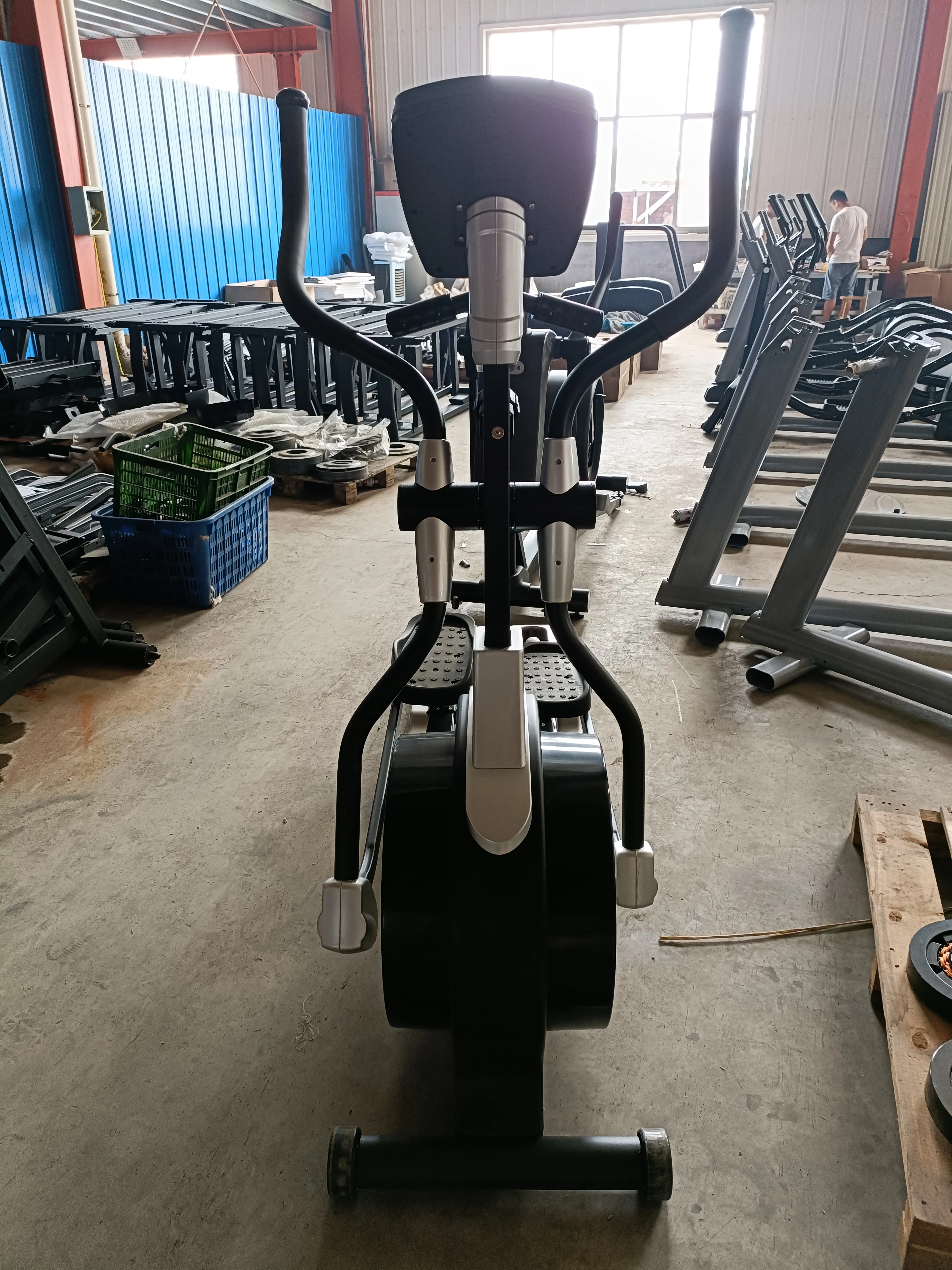 UG Health Tech Cross Trainer Gym Equipment LE-20 Elliptical