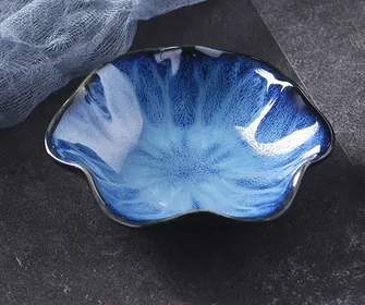 Creative Fashion Design 4 inch Ceramic Lotus Leaf Shape Dish Reactive Blue Soy Sauce Dishes Dipping Bowls Small Plate for Sushi