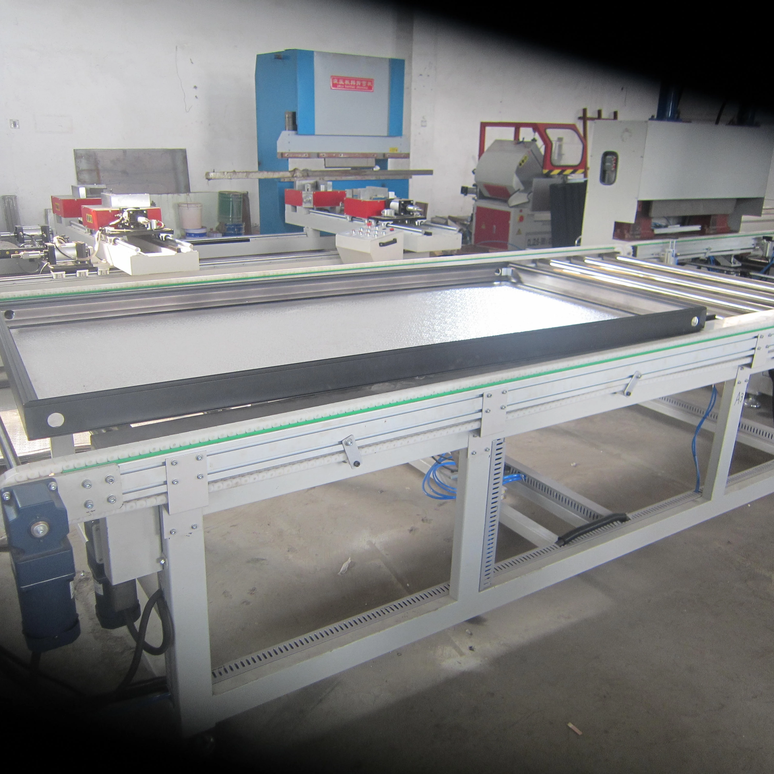 Semi-automatic solar cell module assembly equipment production line