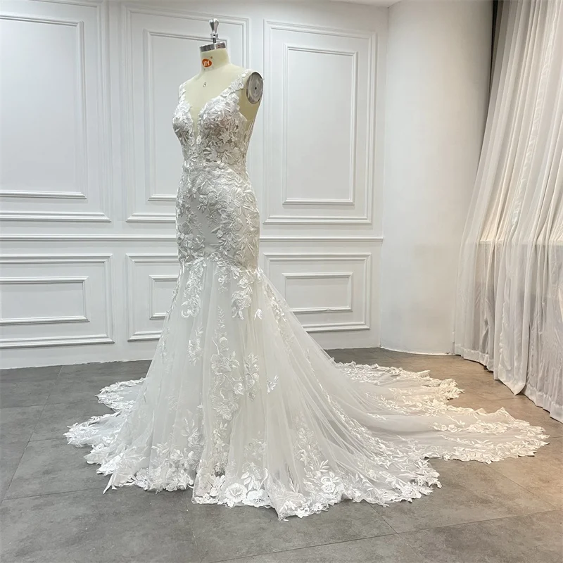Exquisite Lace Appliques Mermaid Wedding Dress With Long Train 2022