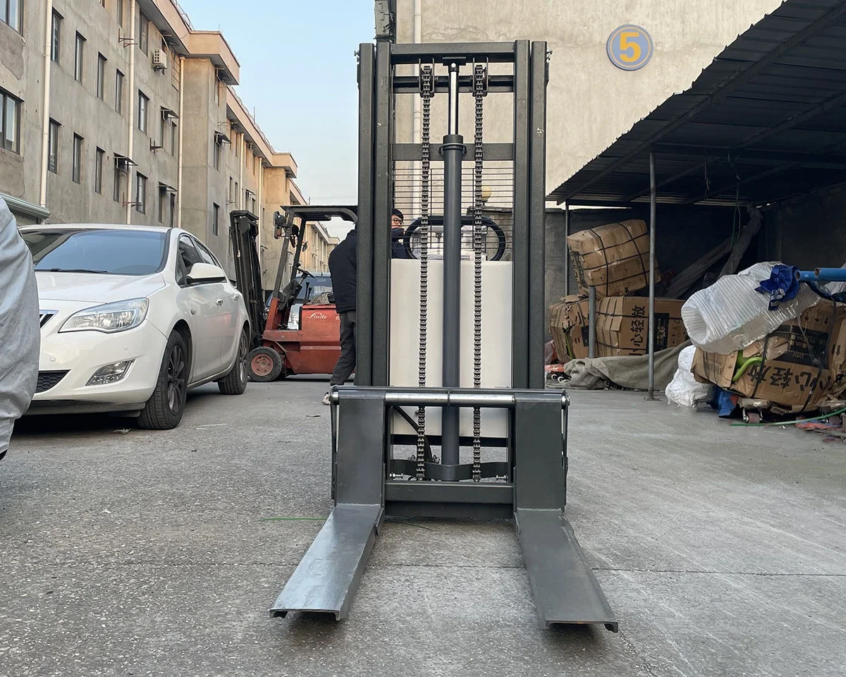 New Product 1.5t 2m Hydraulic Pallet Forklift Battery Small Semi Electric Stacker