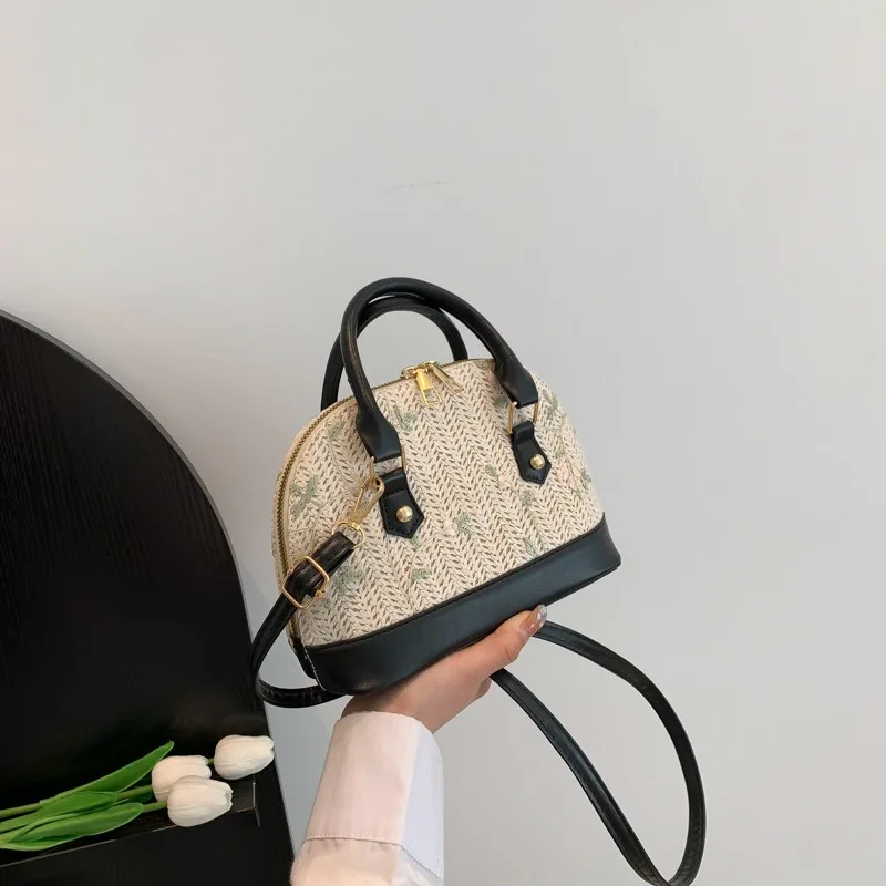 New Trend Portable Women Shell Handbag Casual Wholesale Straw Shoulder Bags Summer Beach Products
