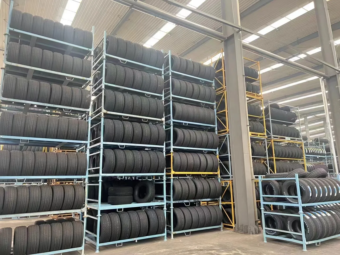 China brand truck tire manufacturer bus and truck tire 11.00R20 radial truck tyre