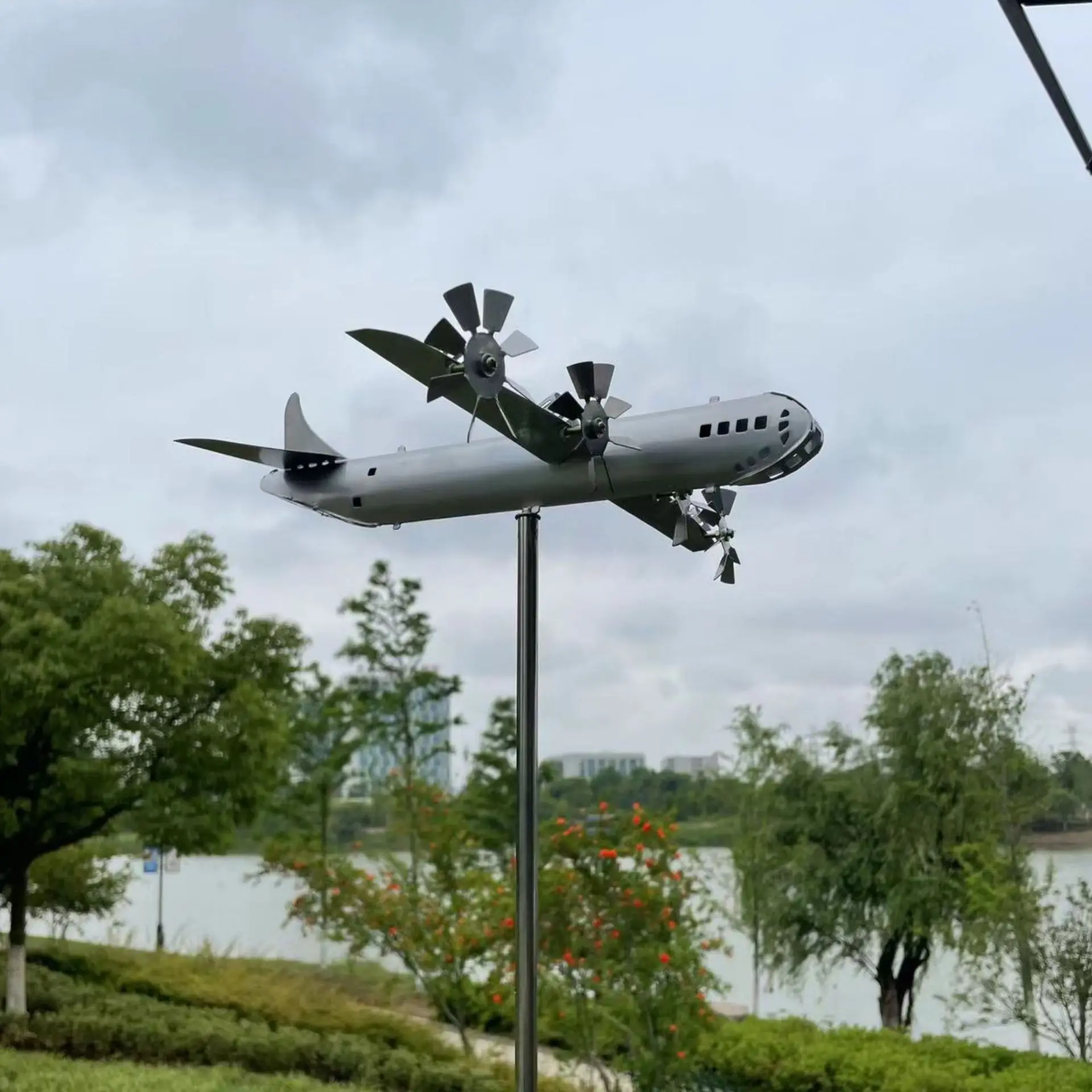 YJL Creative Metal Garden Decoration Garden Wind Spinners Fortress Aircraft Rotating Windmill Metal Wind Spinner