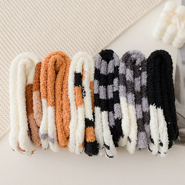 2024 Winter Warm Cute Animal Paw Custom Pattern Fluffy Thick Warm Women Fuzzy Crew Socks,Furry Socks for the cold