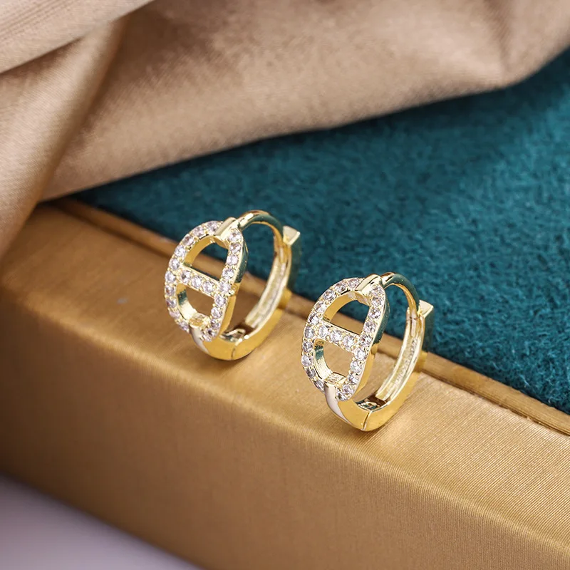 2022 New Hot Sale Gold Color Copper Pig Nose Stud Earrings Fashion Colorful Cz Zircon Hip Hop Coffee Bean Earring Jewelry