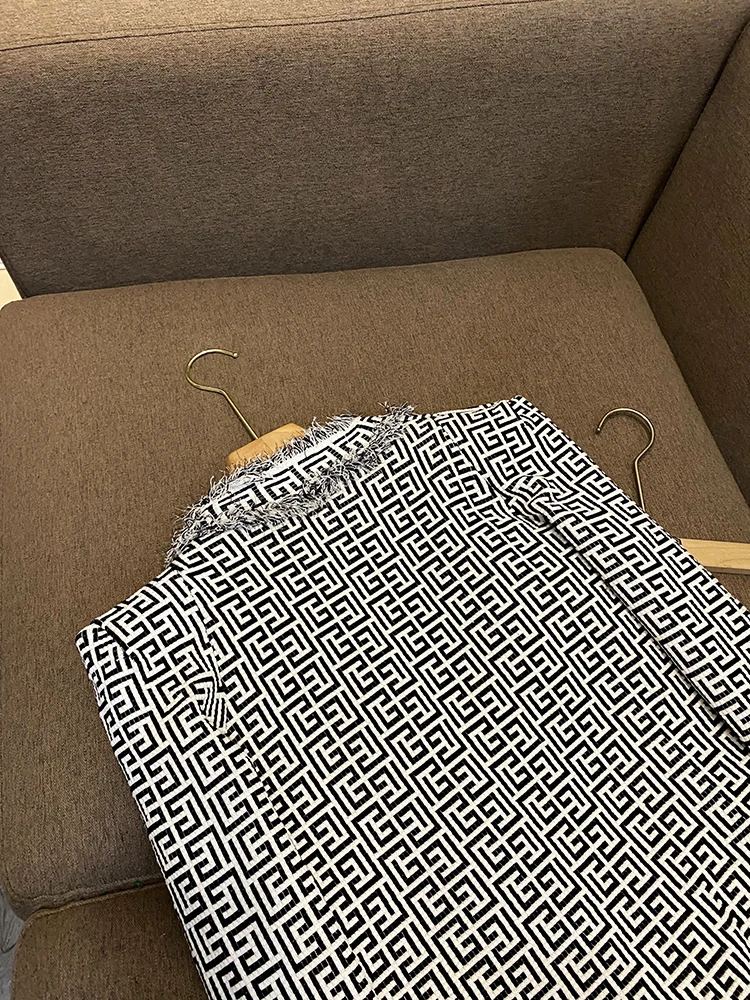 Hot Sale Tassels Edge Retro Black White Coat Long Sleeve Geometric Pattern Knit Cardigan Women Short Jacket