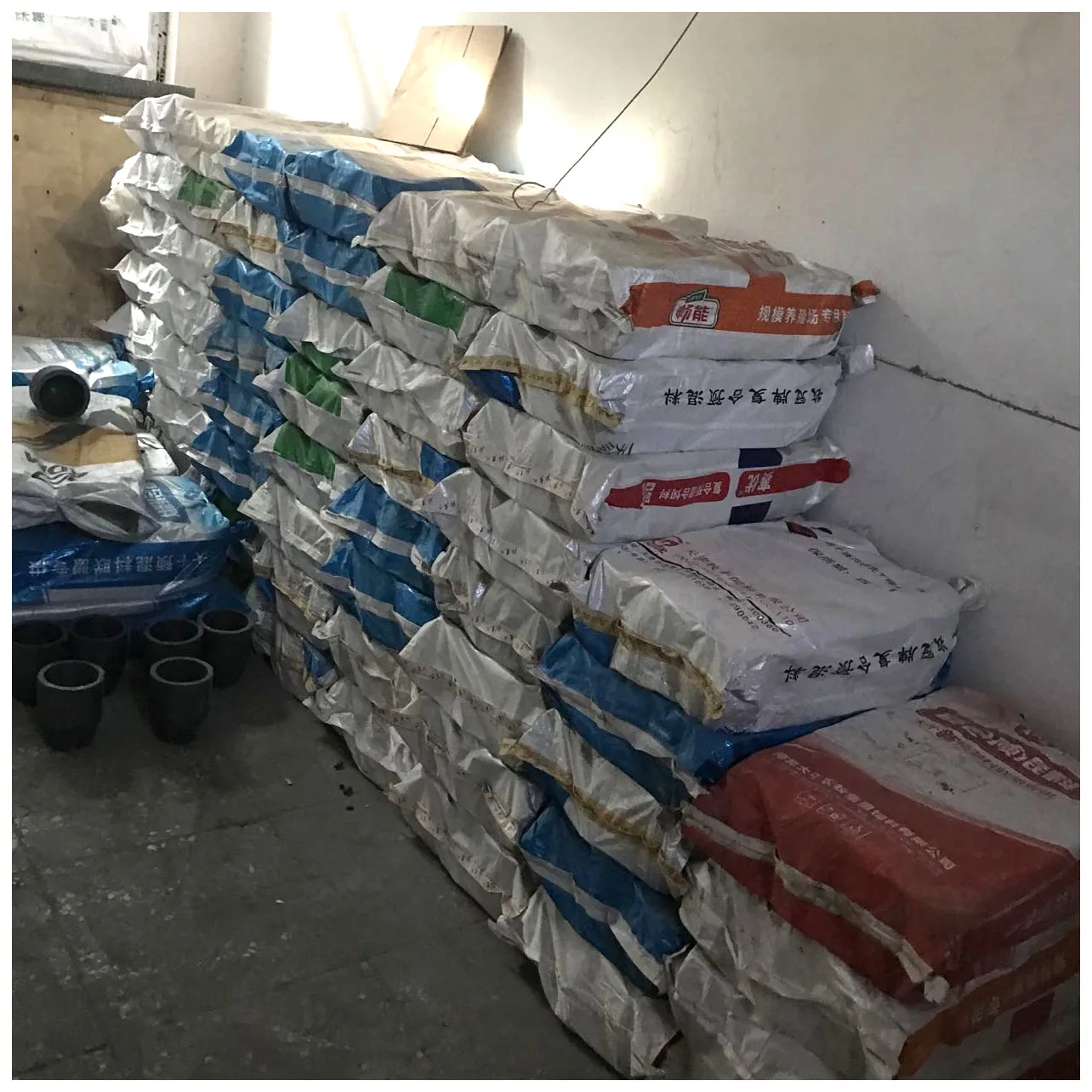 Graphite clay crucible No.5 type  for refining and melting gold, sliver, copper, iron, aluminum and gas cutting slag