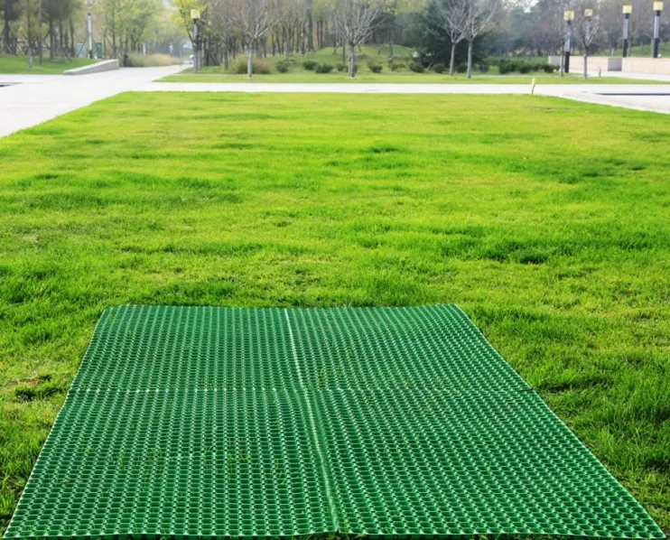 Outdoor Anti UV Rubber Grass Mats with Drainage Holes