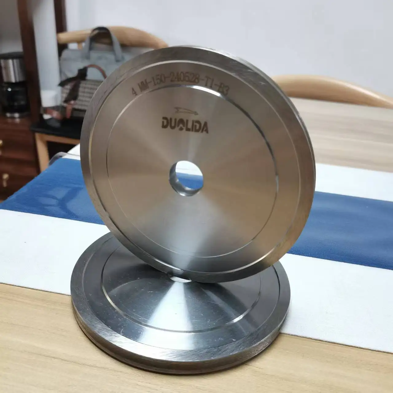 High Quality 150MMR4 Glass Shaped Machine Grinding Round Edge Emery Wheel