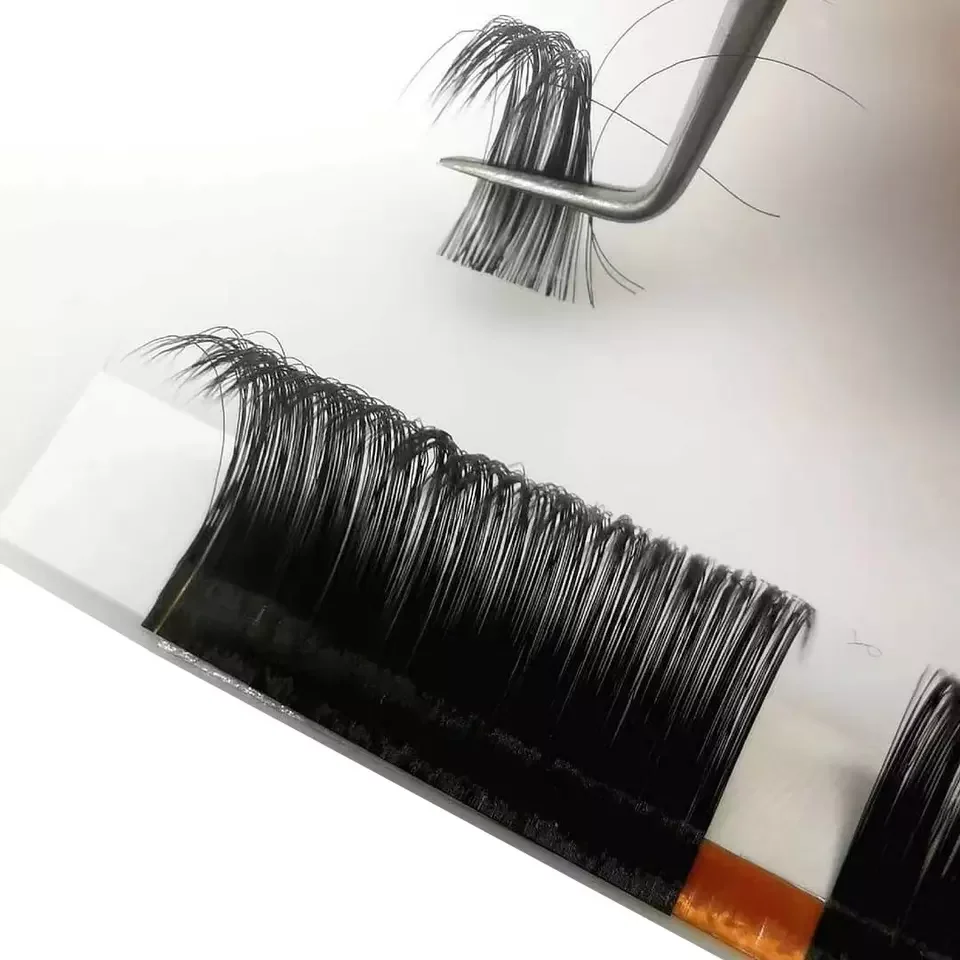 Free Sample wholesale 6-25mm 0.03 0.05 0.07 C CC D DD matte black eyelash extension custom logo cashmere volume   lash extension