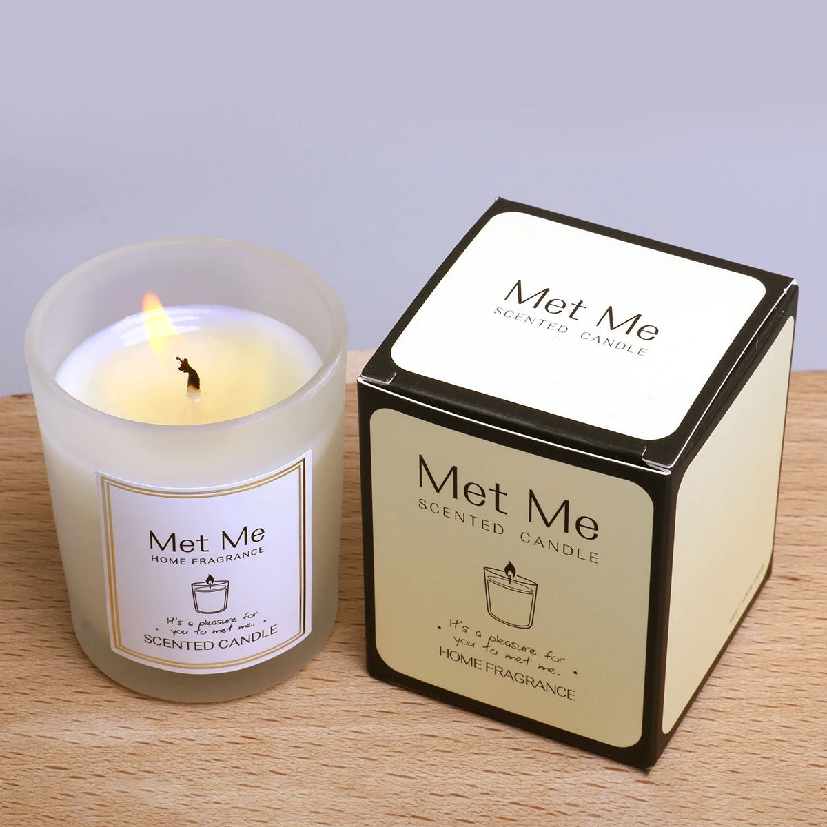 Offer free samples of luxurious scented candles for wedding decoration Clear glass jar candles with unique design candles