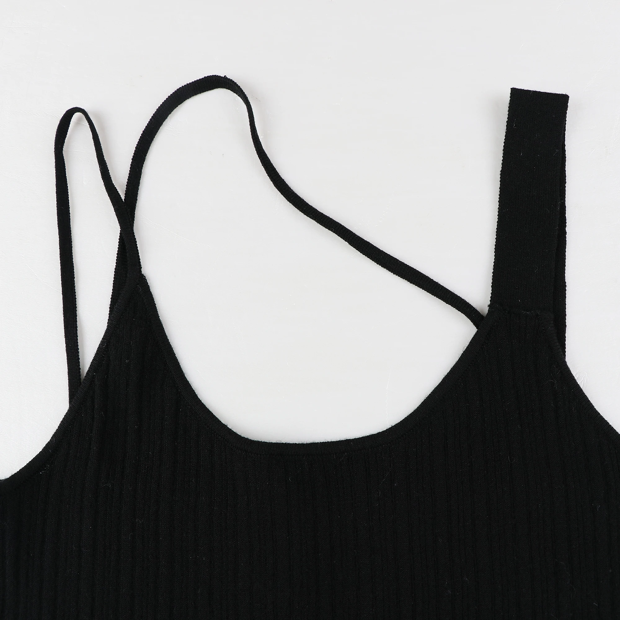 High End Trendy Style Round Neck Sleeveless Thread Knit Pullover Sweater For Women