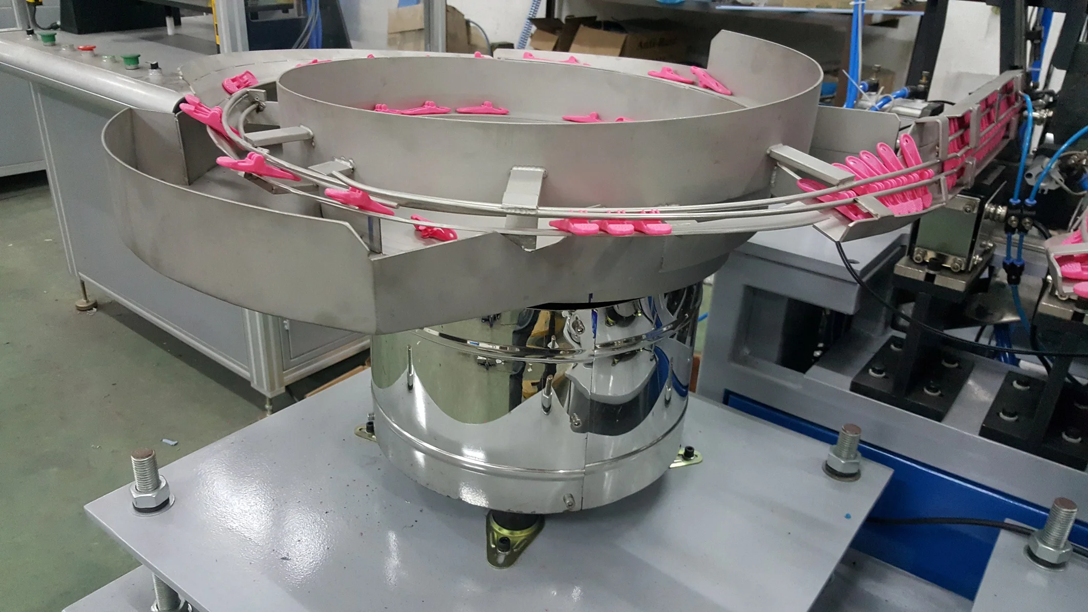 Вибрирующая миска для автоматической машины