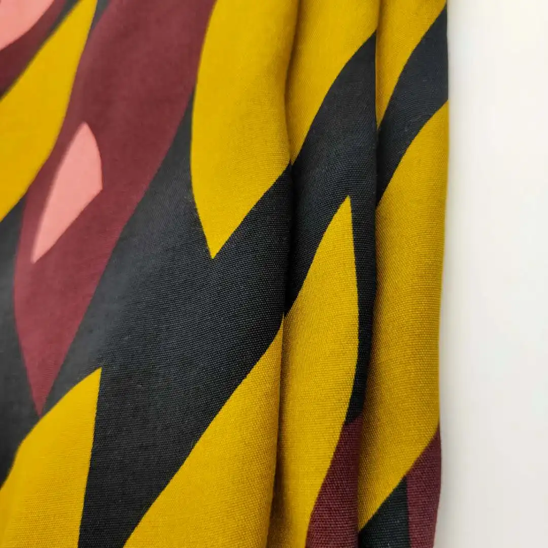 
Hot selling China screen printing viscose light and soft handfeeling fabric for fashion ladies 