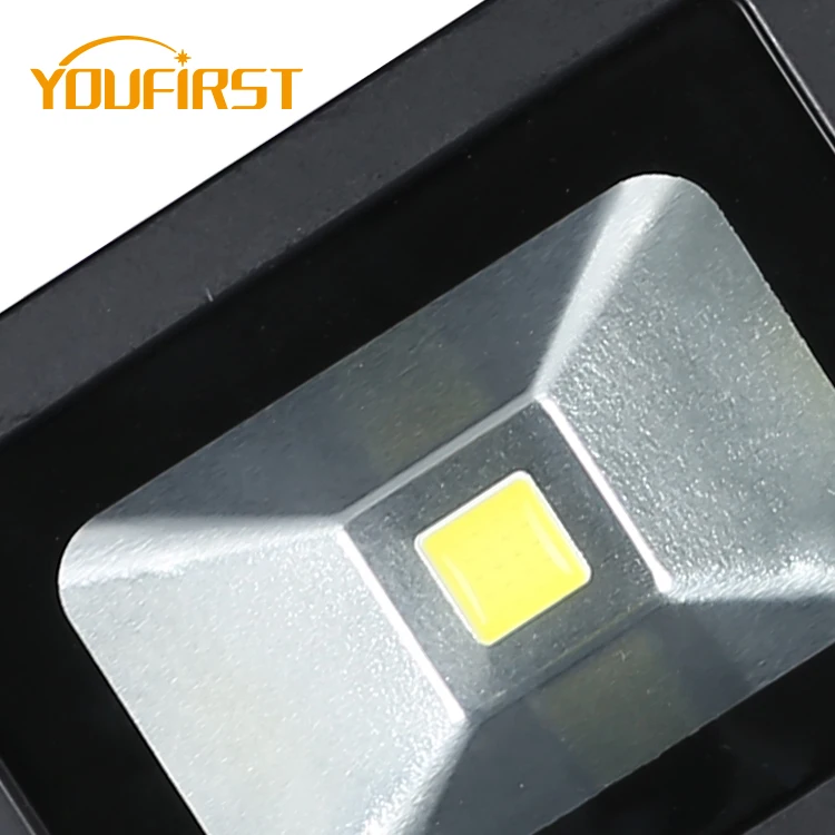 2024 Chinese Manufacturer Long Lasting Garden Aluminum 10 W Led Solar Flood Lamp