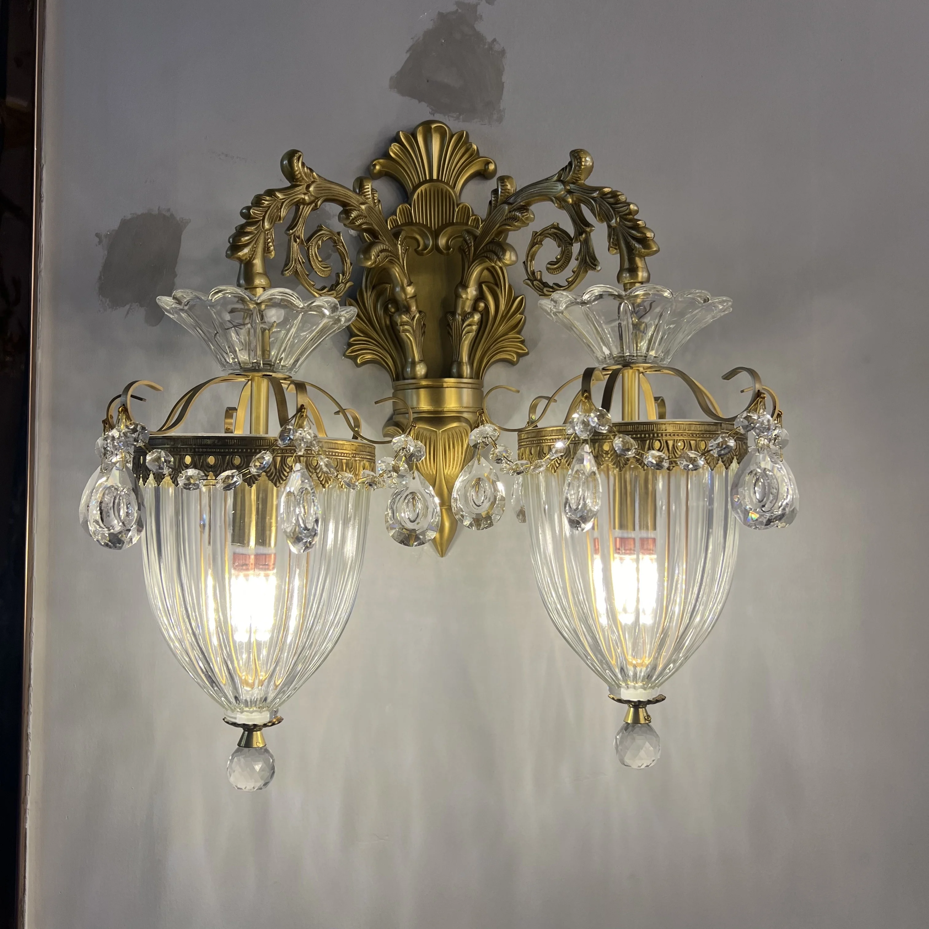 E14 Gold Victorian 2-Light Wall Lamp Vintage Crystal Glass Decorative Fancy Luxury Indoor Wall Light Bedside Crystal Light Decor