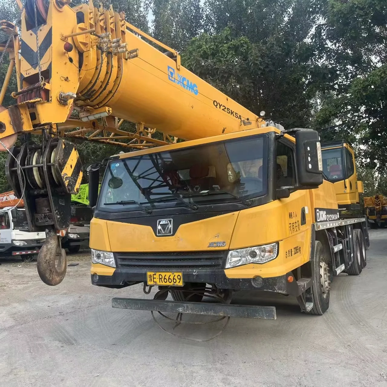Used In A Good Condition Hot Sale Brand New Truck Crane 25Ton QY25K5A Lifting Crane Cheap For Sale