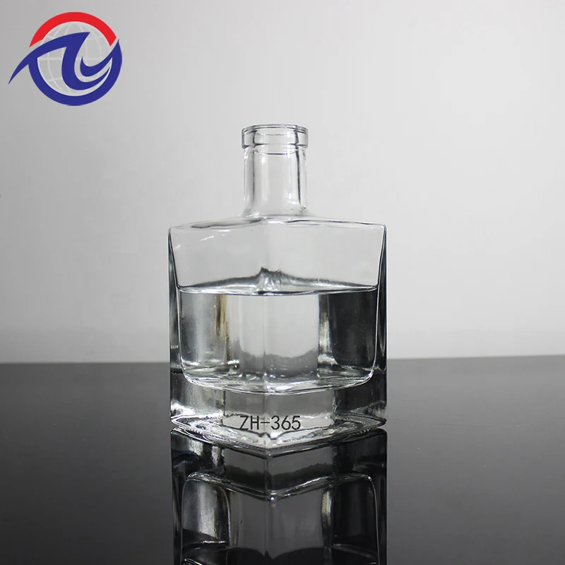China Factory Customized 500ml clear square empty glass wine bottle Liquor Spirits Bottles For Vodka Whiskey alcohol drinking
