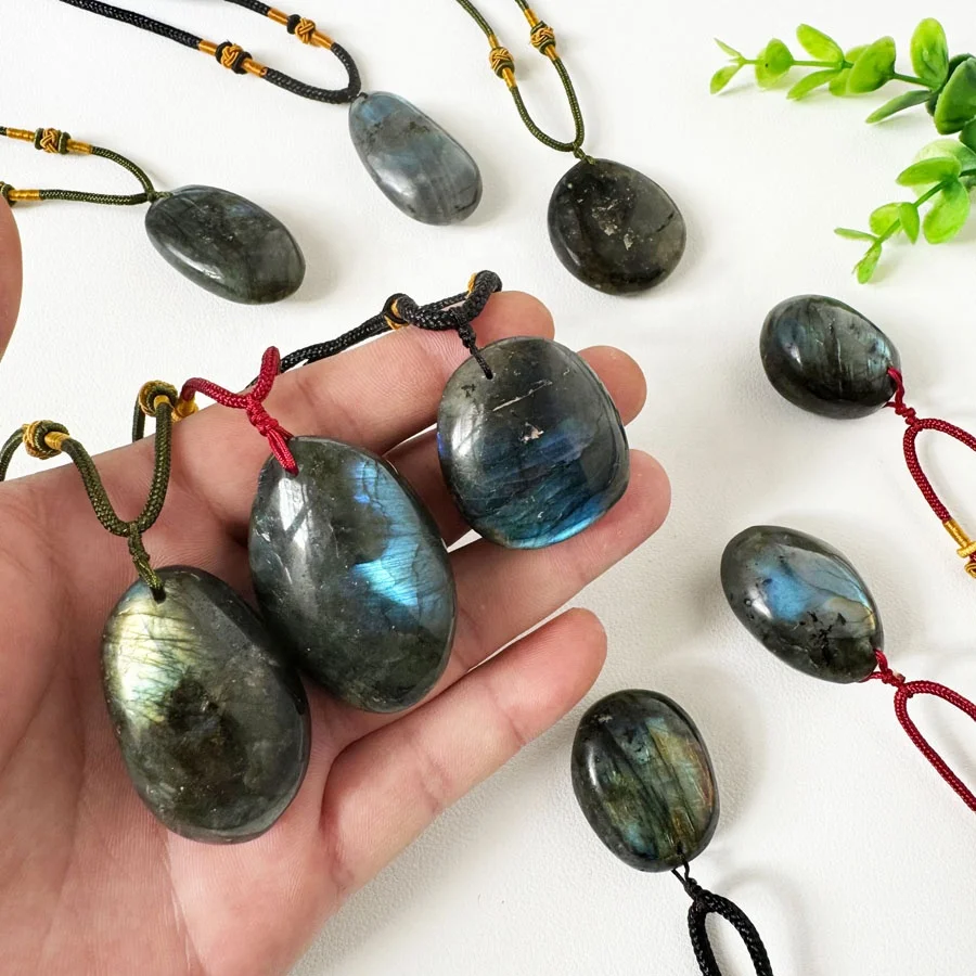 Irregular Shape Natural Flashy Labradorite Palm Pendant Healing Crystals Necklace Pendant For Gift