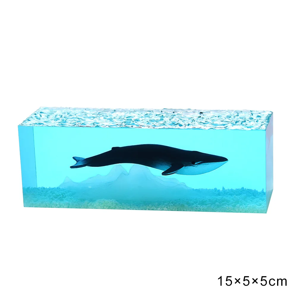Marine Whale Cube Decoration Clear Epoxy Resin Cube Lamp  With Wooden Base For Holiday Christmas Gifts